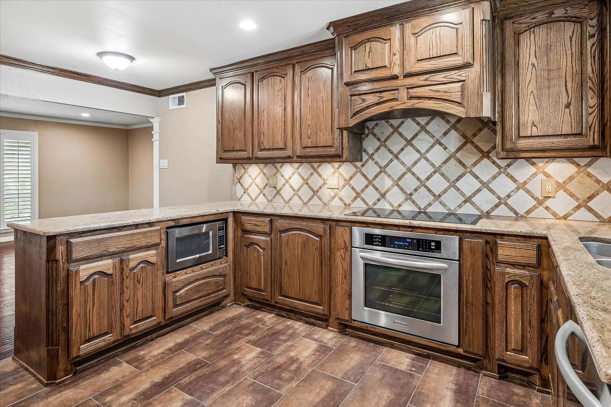 Condominium For Sale in Dallas County , 5084 Matilda Street 218, Dallas, Texas 75206, 2 Bedroom, 2 Bathroom, Garage spaces, 1,038 Sqft, built in 1969, mls#21310534, Real Estate Agent in Dallas, Homes For Sale in Dallas county, Homes For Sale in Dallas, Realtor in Dallas Texas, Real Estate Brokerage Independent Realty Texas, Luminita Cordes Realtor