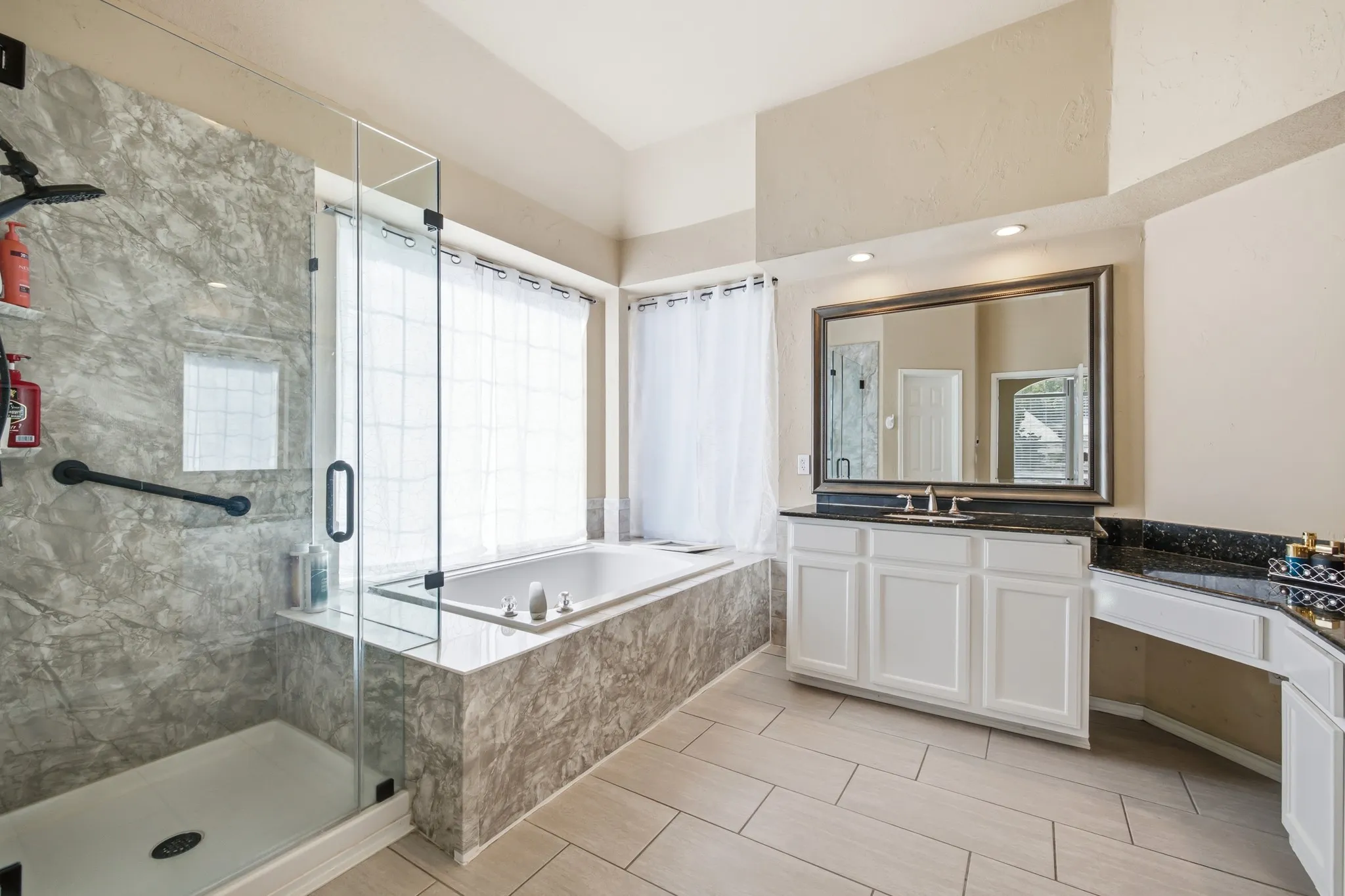 Single Family Residence For Sale in Tarrant County , 1911 New Haven Road, Grapevine, Texas 76051, 4 Bedroom, 3 Bathroom, 2 Garage spaces, 2,964 Sqft, built in 1994, mls#21309893, Real Estate Agent in Grapevine, Homes For Sale in Tarrant county, Homes For Sale in Grapevine, Realtor in Grapevine Texas, Real Estate Brokerage Independent Realty Texas, Luminita Cordes Realtor