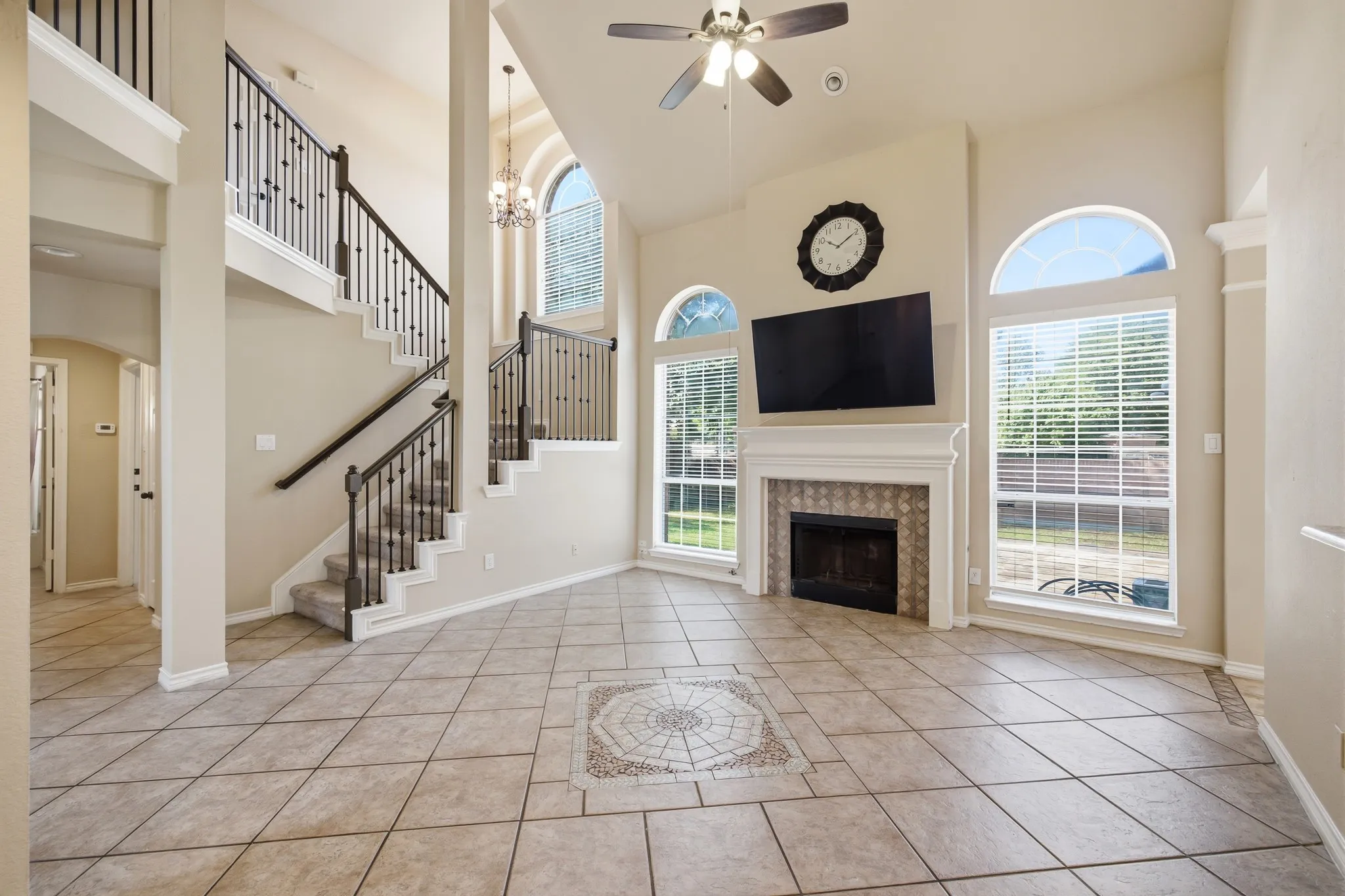 Single Family Residence For Sale in Tarrant County , 1911 New Haven Road, Grapevine, Texas 76051, 4 Bedroom, 3 Bathroom, 2 Garage spaces, 2,964 Sqft, built in 1994, mls#21309893, Real Estate Agent in Grapevine, Homes For Sale in Tarrant county, Homes For Sale in Grapevine, Realtor in Grapevine Texas, Real Estate Brokerage Independent Realty Texas, Luminita Cordes Realtor