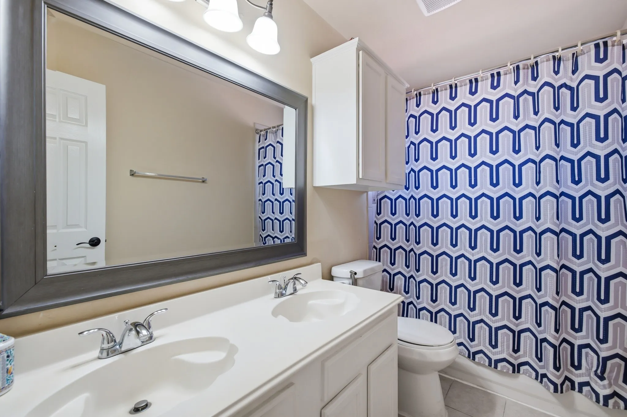 Second floor full bathroom