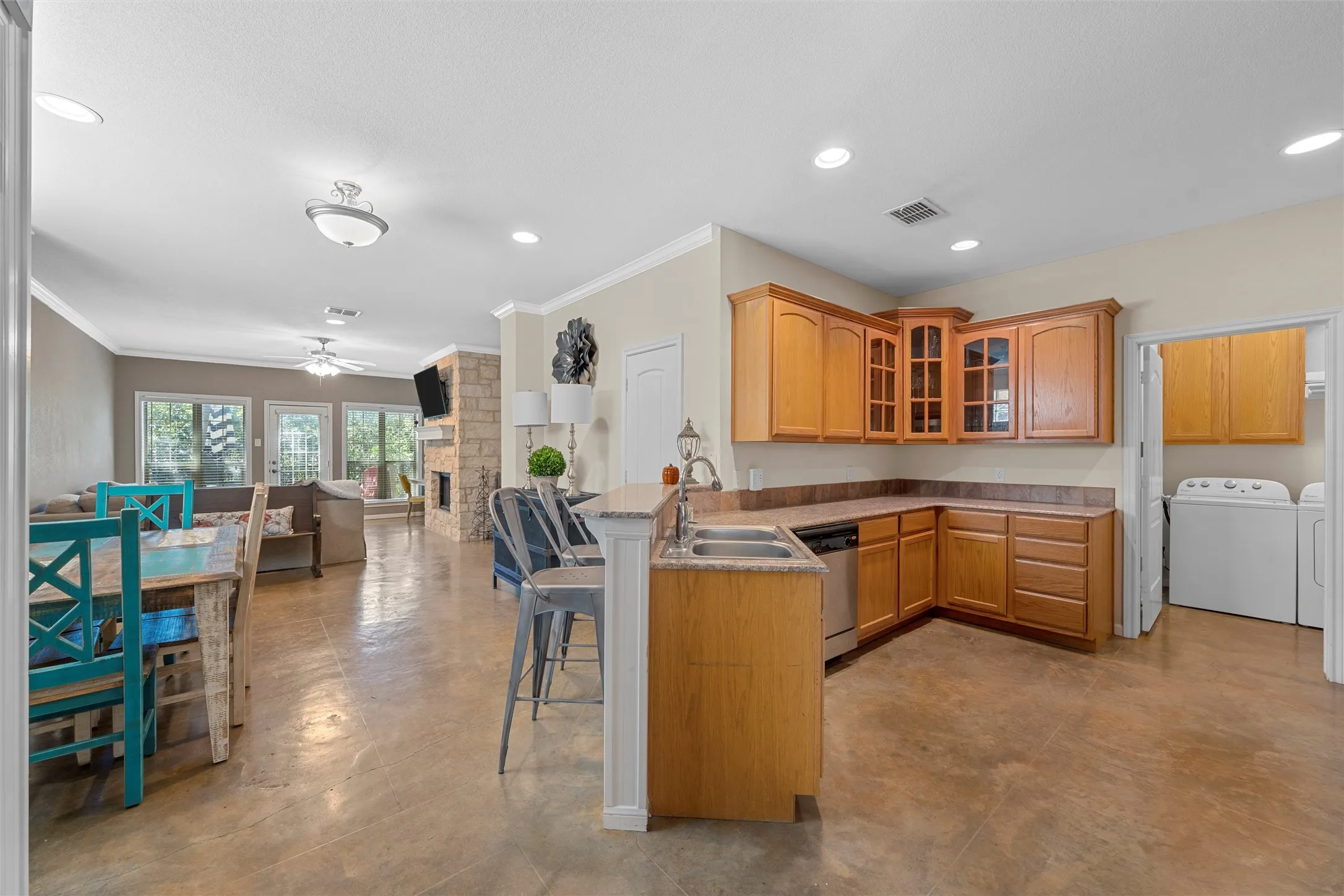 Condominium For Rent in Mc Lennan County , 2823 Savannah Court, Waco, Texas 76710, 3 Bedroom, 3 Bathroom, 2 Garage spaces, 2,024 Sqft, built in 2006, mls#21309315, Real Estate Agent in Waco, Homes For Rent in Mc Lennan county, Homes For Rent in Waco, Realtor in Waco Texas, Real Estate Brokerage Independent Realty Texas, Luminita Cordes Realtor