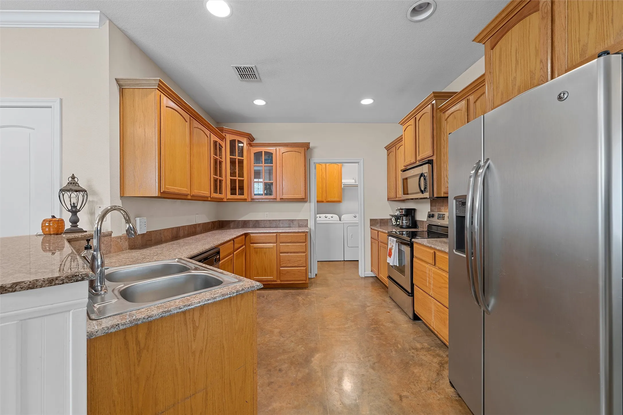 Condominium For Rent in Mc Lennan County , 2823 Savannah Court, Waco, Texas 76710, 3 Bedroom, 3 Bathroom, 2 Garage spaces, 2,024 Sqft, built in 2006, mls#21309315, Real Estate Agent in Waco, Homes For Rent in Mc Lennan county, Homes For Rent in Waco, Realtor in Waco Texas, Real Estate Brokerage Independent Realty Texas, Luminita Cordes Realtor