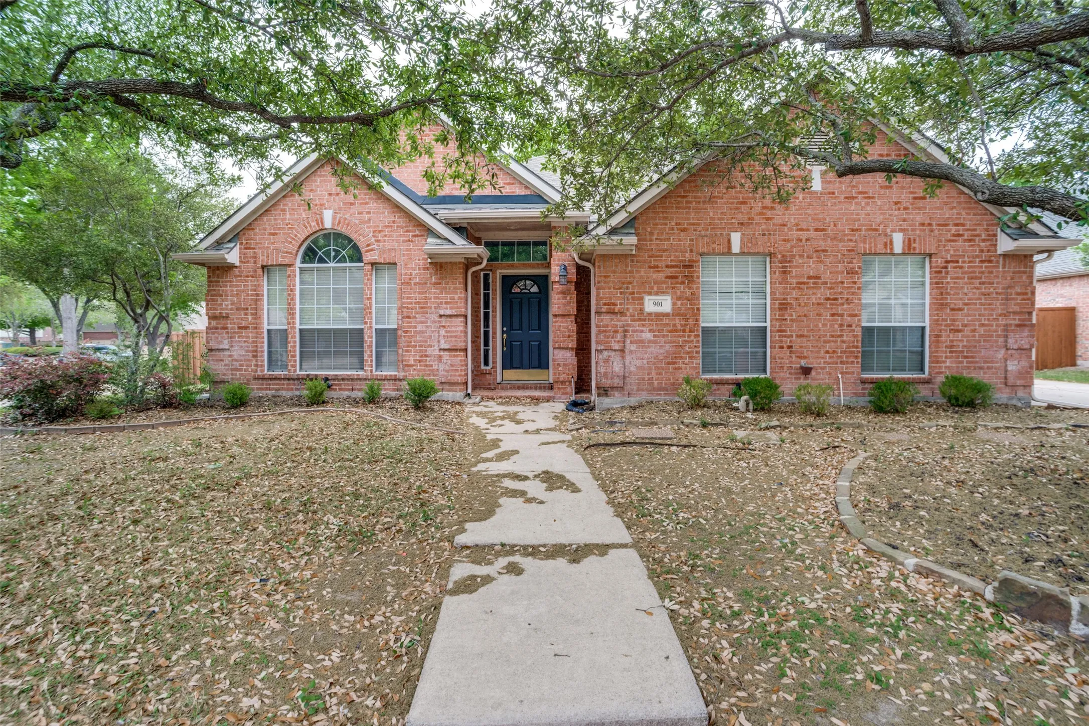 Single Family Residence For Rent in Collin County , 901 Autumn Ridge Drive, Mc Kinney, Texas 75072, 3 Bedrooms, 2 Bathrooms, 2 Garage spaces, 2,288 Sqft, built in 1994, Price $2,495, mls#21312026, Real Estate Agent in Mc Kinney, Homes For Rent in Collin county, Homes For Rent in Mc Kinney, Realtor in Mc Kinney Texas, Real Estate Brokerage Independent Realty Texas, Luminita Cordes Realtor