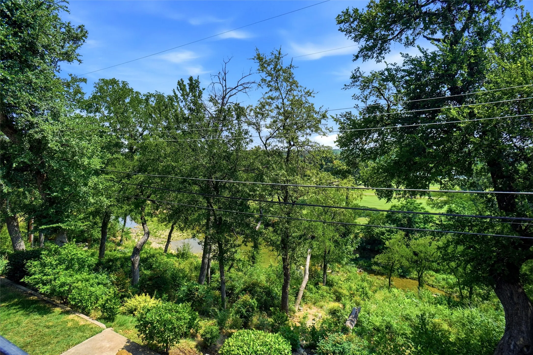Single Family Residence For Sale in Tarrant County , 5920 Diamond Oaks Drive S, Haltom City, Texas 76117, 3 Bedroom, 3 Bathroom, 2 Garage spaces, 2,839 Sqft, built in 1965, mls#21302706, Real Estate Agent in Haltom City, Homes For Sale in Tarrant county, Homes For Sale in Haltom City, Realtor in Haltom City Texas, Real Estate Brokerage Independent Realty Texas, Luminita Cordes Realtor