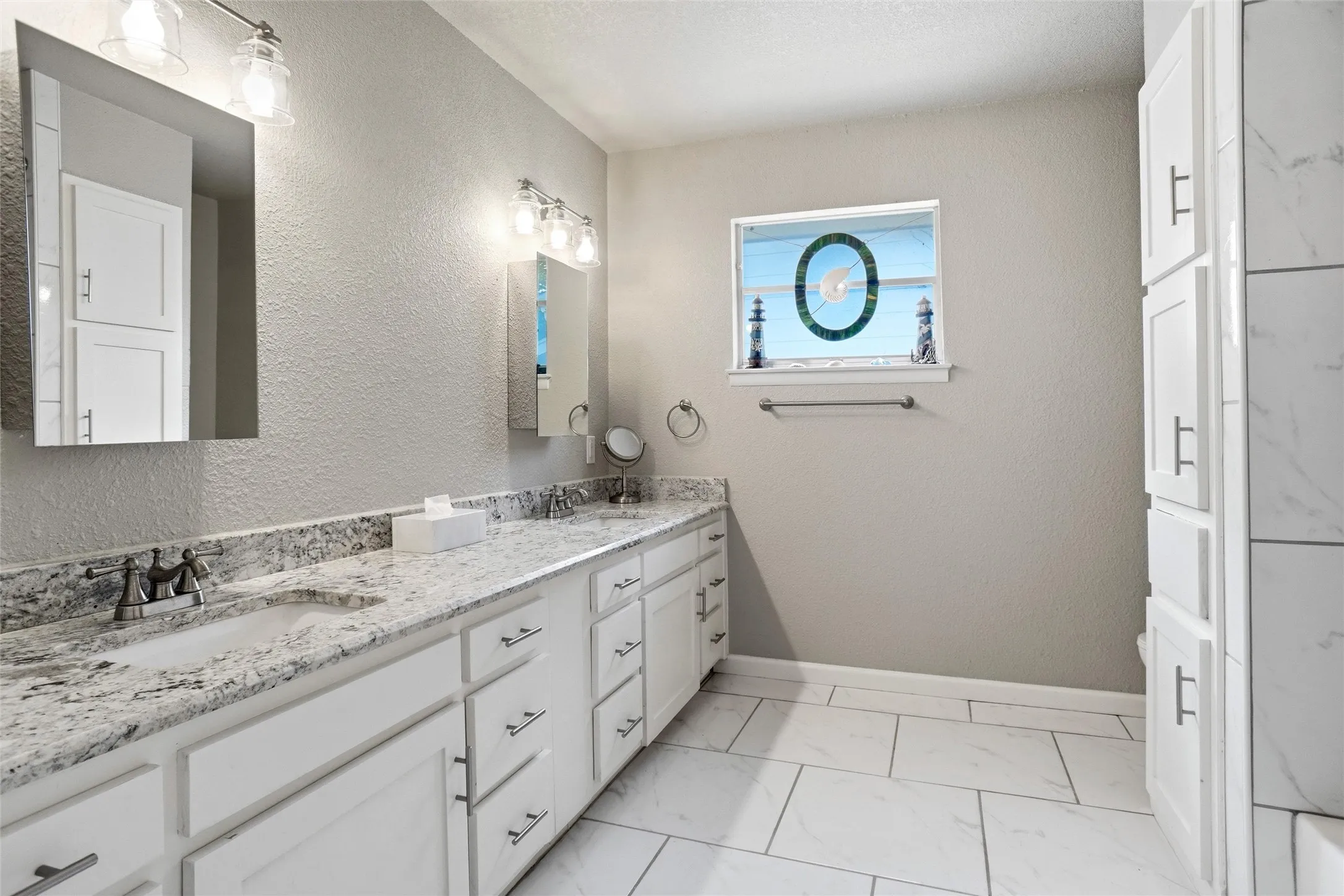 Single Family Residence For Sale in Tarrant County , 5920 Diamond Oaks Drive S, Haltom City, Texas 76117, 3 Bedroom, 3 Bathroom, 2 Garage spaces, 2,839 Sqft, built in 1965, mls#21302706, Real Estate Agent in Haltom City, Homes For Sale in Tarrant county, Homes For Sale in Haltom City, Realtor in Haltom City Texas, Real Estate Brokerage Independent Realty Texas, Luminita Cordes Realtor