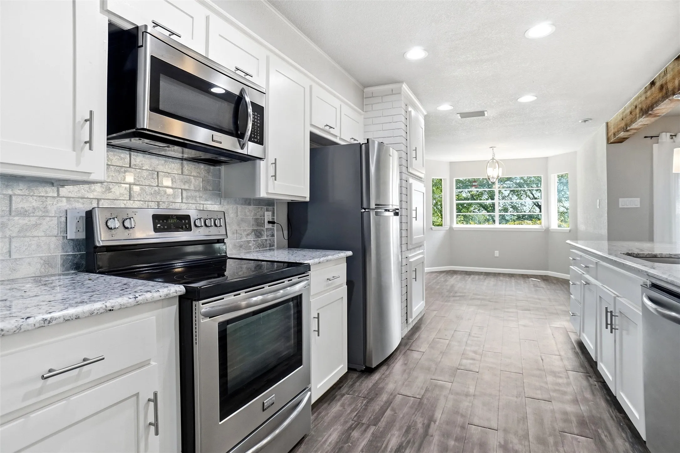 Single Family Residence For Sale in Tarrant County , 5920 Diamond Oaks Drive S, Haltom City, Texas 76117, 3 Bedroom, 3 Bathroom, 2 Garage spaces, 2,839 Sqft, built in 1965, mls#21302706, Real Estate Agent in Haltom City, Homes For Sale in Tarrant county, Homes For Sale in Haltom City, Realtor in Haltom City Texas, Real Estate Brokerage Independent Realty Texas, Luminita Cordes Realtor