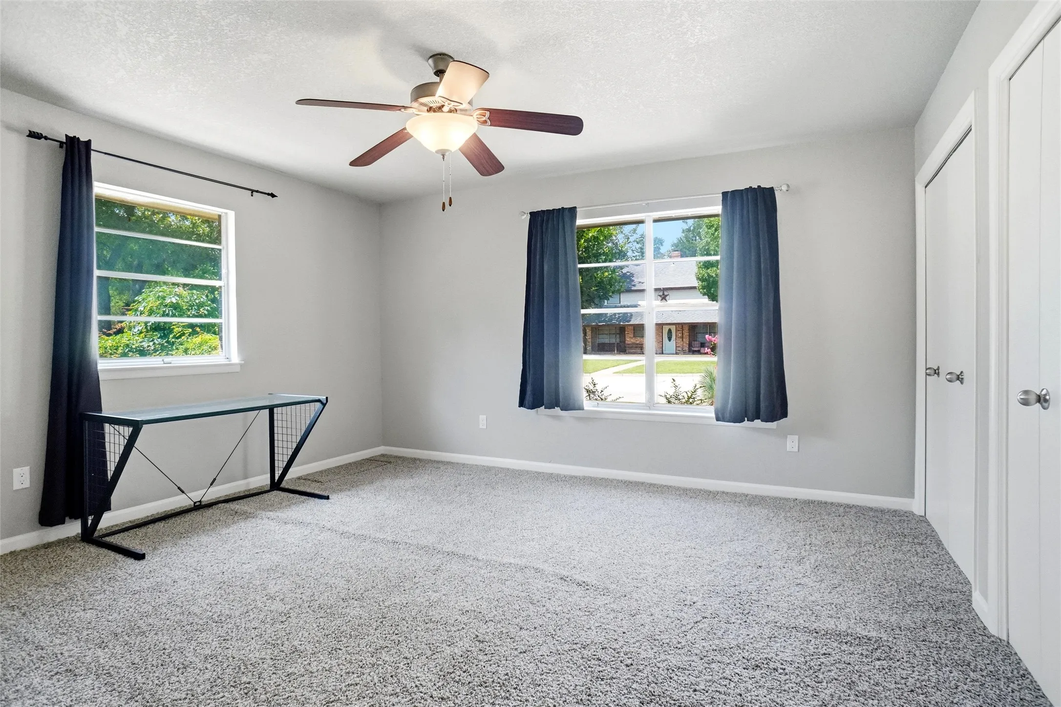 Single Family Residence For Sale in Tarrant County , 5920 Diamond Oaks Drive S, Haltom City, Texas 76117, 3 Bedroom, 3 Bathroom, 2 Garage spaces, 2,839 Sqft, built in 1965, mls#21302706, Real Estate Agent in Haltom City, Homes For Sale in Tarrant county, Homes For Sale in Haltom City, Realtor in Haltom City Texas, Real Estate Brokerage Independent Realty Texas, Luminita Cordes Realtor