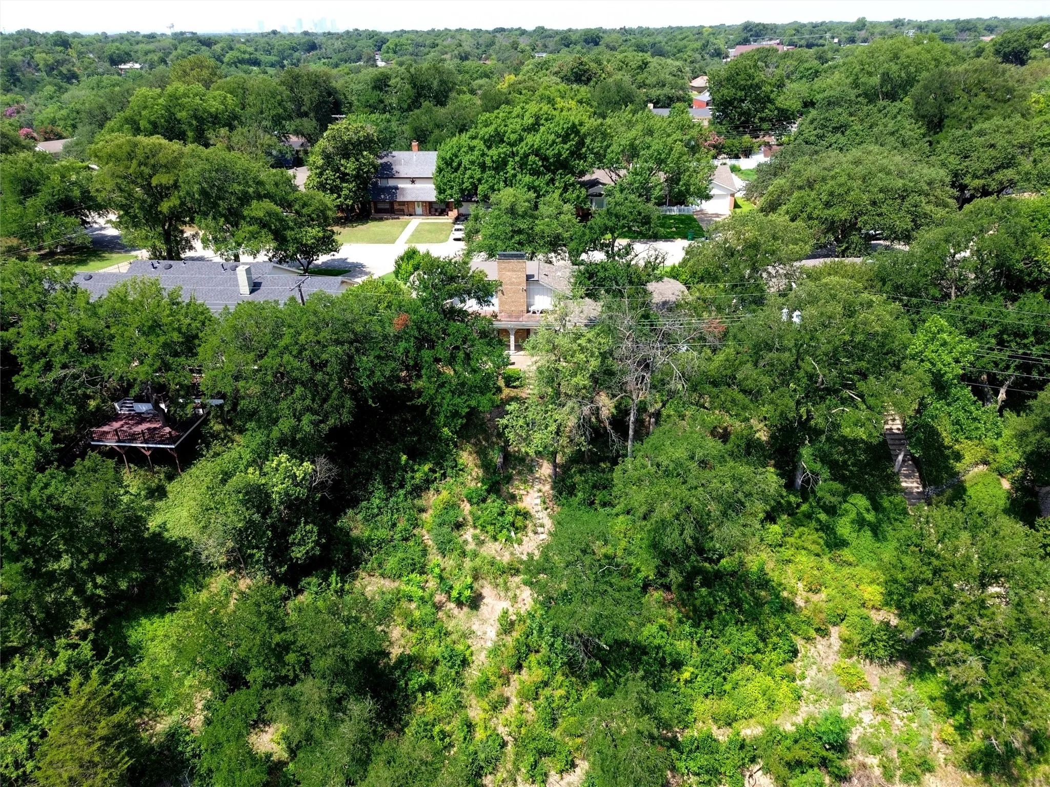 Single Family Residence For Sale in Tarrant County , 5920 Diamond Oaks Drive S, Haltom City, Texas 76117, 3 Bedroom, 3 Bathroom, 2 Garage spaces, 2,839 Sqft, built in 1965, mls#21302706, Real Estate Agent in Haltom City, Homes For Sale in Tarrant county, Homes For Sale in Haltom City, Realtor in Haltom City Texas, Real Estate Brokerage Independent Realty Texas, Luminita Cordes Realtor