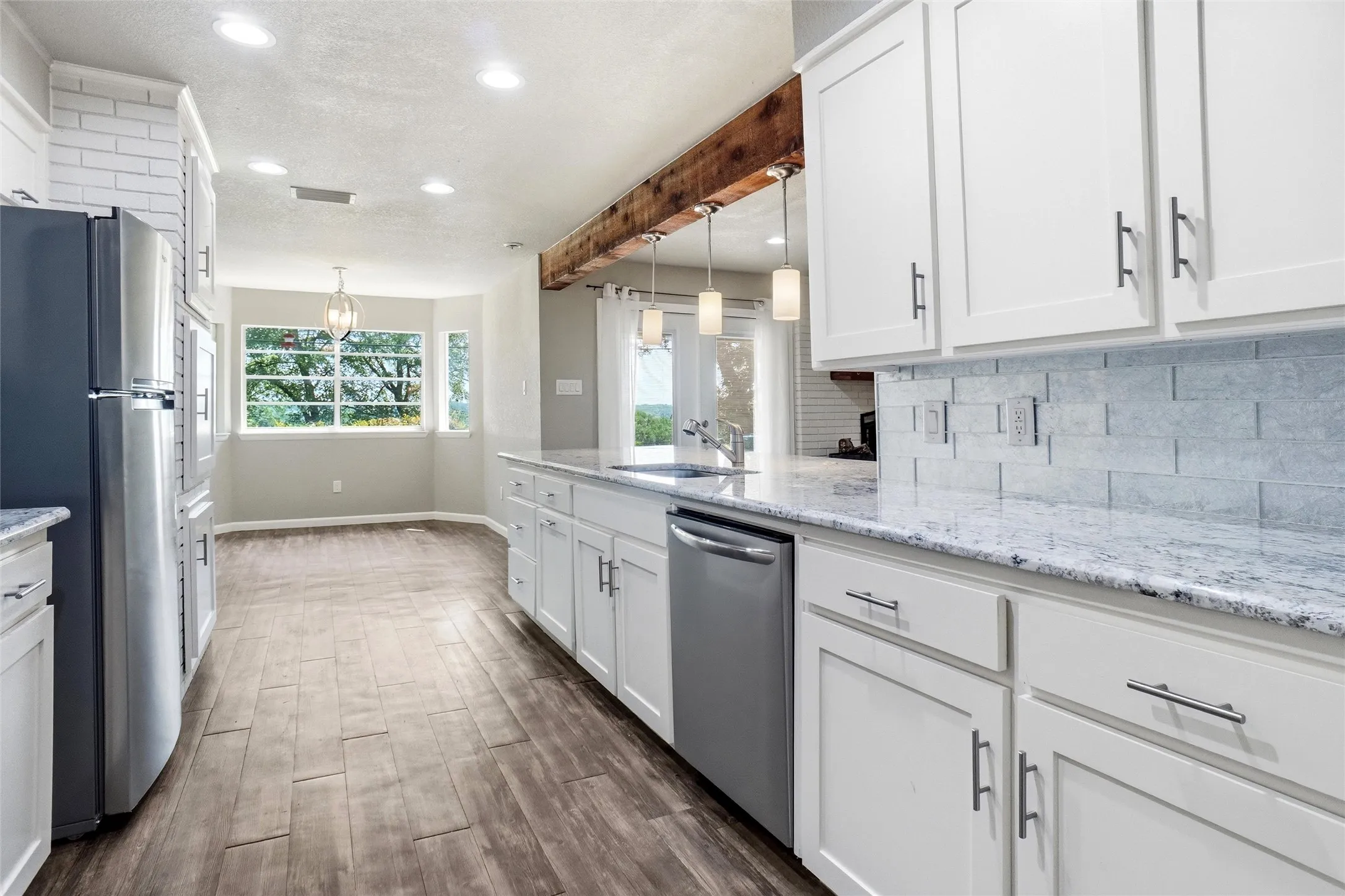 Single Family Residence For Sale in Tarrant County , 5920 Diamond Oaks Drive S, Haltom City, Texas 76117, 3 Bedroom, 3 Bathroom, 2 Garage spaces, 2,839 Sqft, built in 1965, mls#21302706, Real Estate Agent in Haltom City, Homes For Sale in Tarrant county, Homes For Sale in Haltom City, Realtor in Haltom City Texas, Real Estate Brokerage Independent Realty Texas, Luminita Cordes Realtor