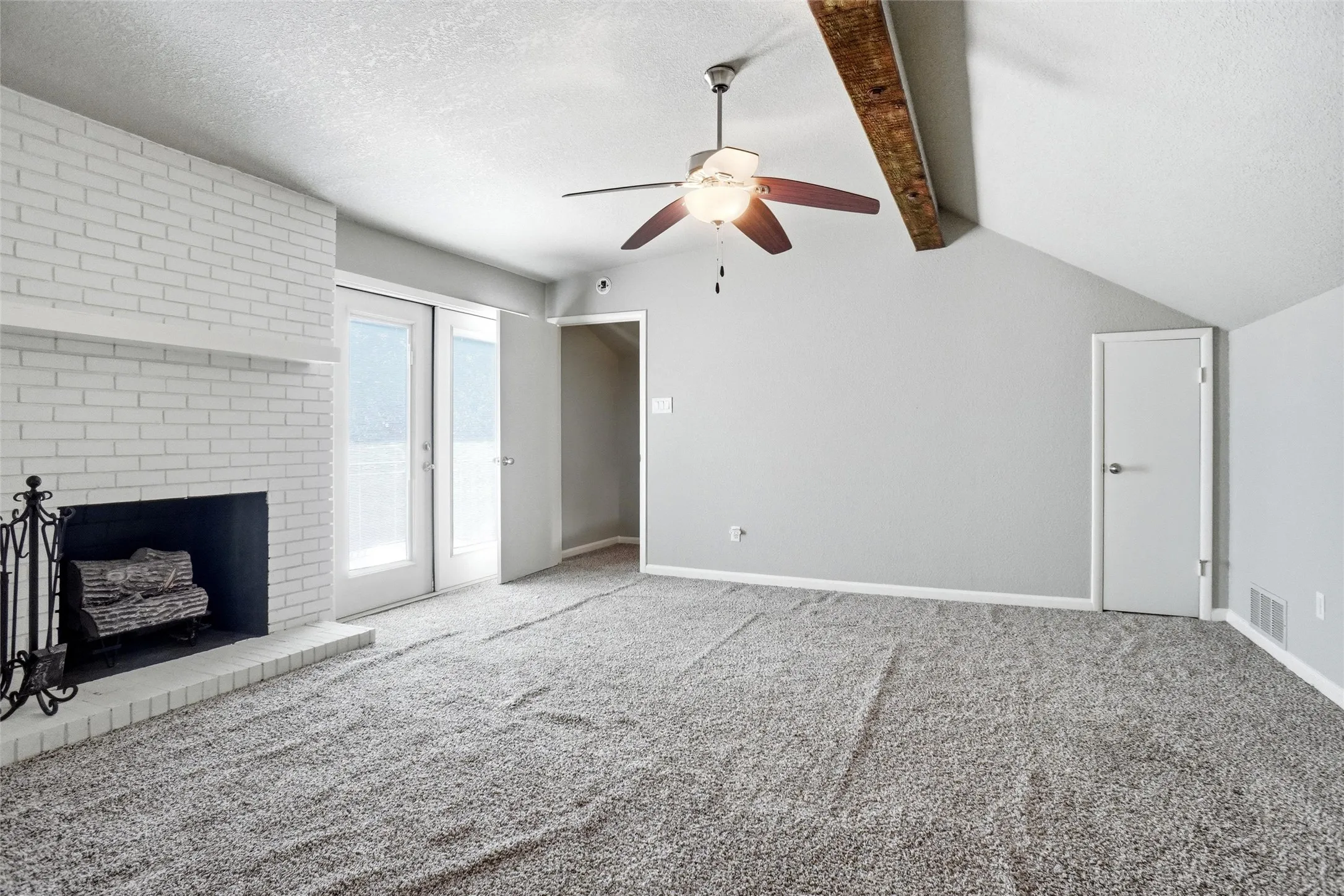 Single Family Residence For Sale in Tarrant County , 5920 Diamond Oaks Drive S, Haltom City, Texas 76117, 3 Bedroom, 3 Bathroom, 2 Garage spaces, 2,839 Sqft, built in 1965, mls#21302706, Real Estate Agent in Haltom City, Homes For Sale in Tarrant county, Homes For Sale in Haltom City, Realtor in Haltom City Texas, Real Estate Brokerage Independent Realty Texas, Luminita Cordes Realtor