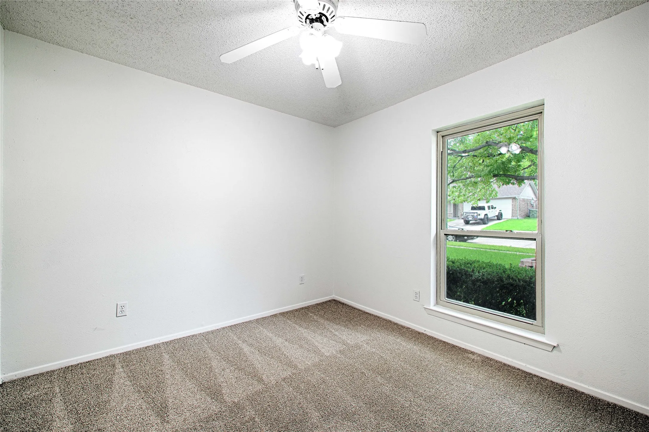Secondary bedroom