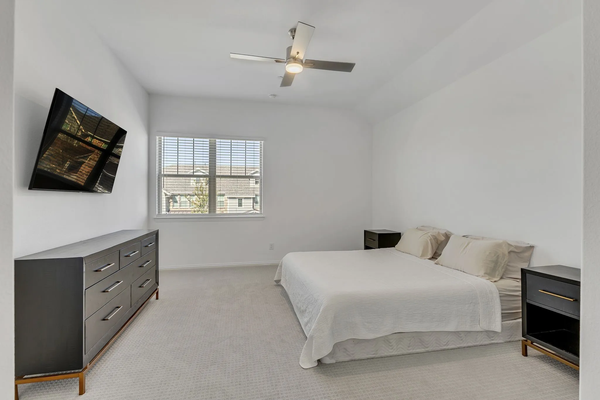 Townhouse For Sale in Dallas County , 2654 Settlers Place, Garland, Texas 75042, 3 Bedroom, 3 Bathroom, 2 Garage spaces, 2,001 Sqft, built in 2022, mls#21312056, Real Estate Agent in Garland, Homes For Sale in Dallas county, Homes For Sale in Garland, Realtor in Garland Texas, Real Estate Brokerage Independent Realty Texas, Luminita Cordes Realtor