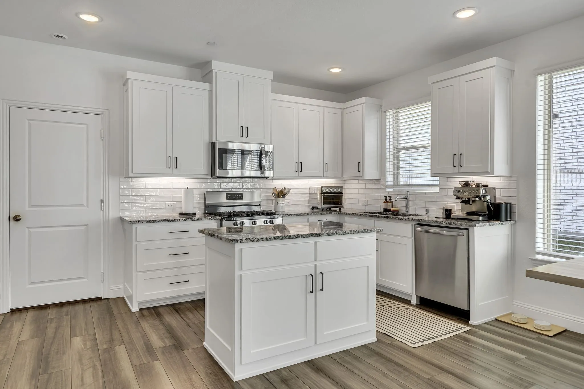 Townhouse For Sale in Dallas County , 2654 Settlers Place, Garland, Texas 75042, 3 Bedroom, 3 Bathroom, 2 Garage spaces, 2,001 Sqft, built in 2022, mls#21312056, Real Estate Agent in Garland, Homes For Sale in Dallas county, Homes For Sale in Garland, Realtor in Garland Texas, Real Estate Brokerage Independent Realty Texas, Luminita Cordes Realtor