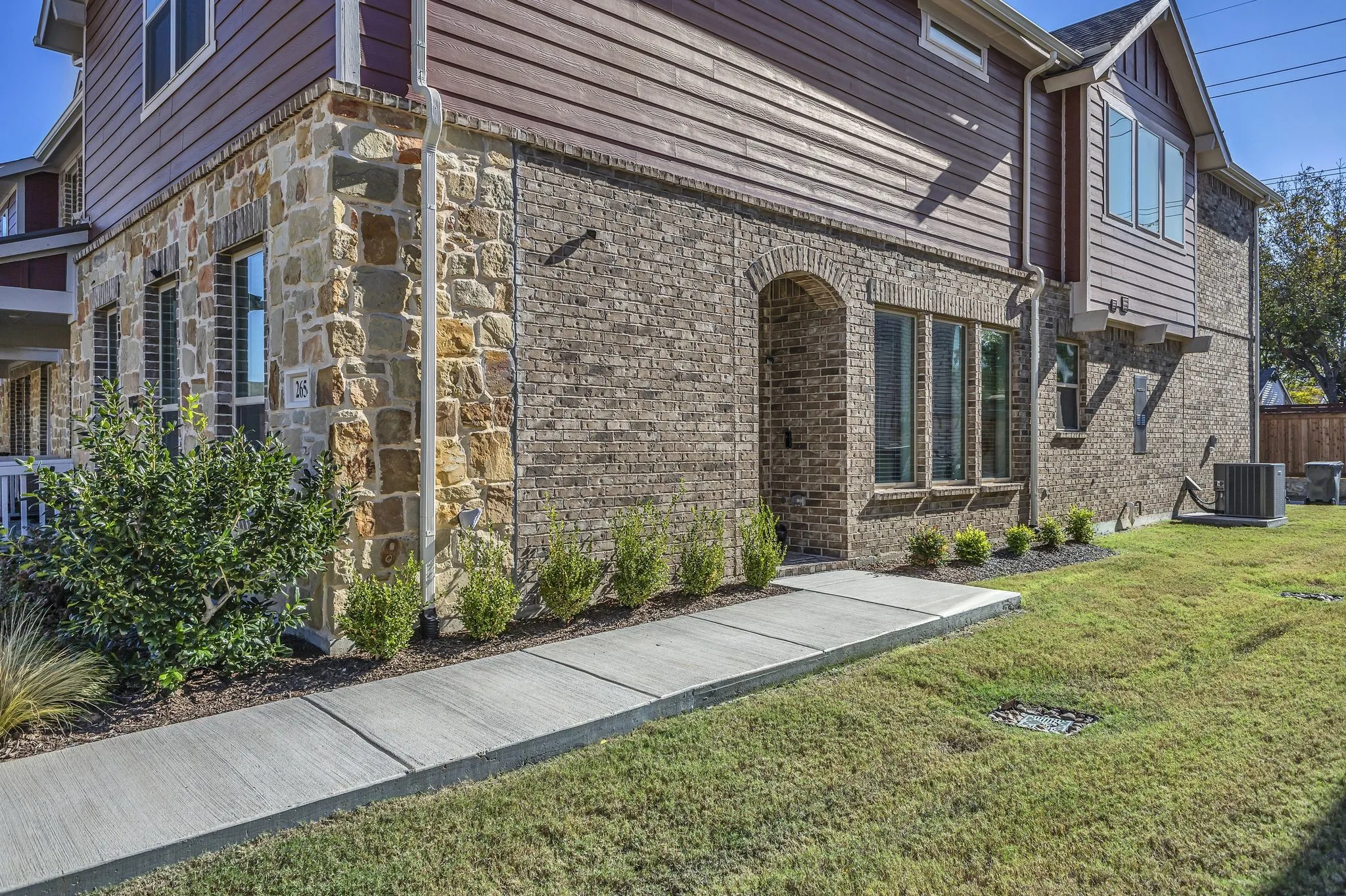 Townhouse For Sale in Dallas County , 2654 Settlers Place, Garland, Texas 75042, 3 Bedroom, 3 Bathroom, 2 Garage spaces, 2,001 Sqft, built in 2022, mls#21312056, Real Estate Agent in Garland, Homes For Sale in Dallas county, Homes For Sale in Garland, Realtor in Garland Texas, Real Estate Brokerage Independent Realty Texas, Luminita Cordes Realtor