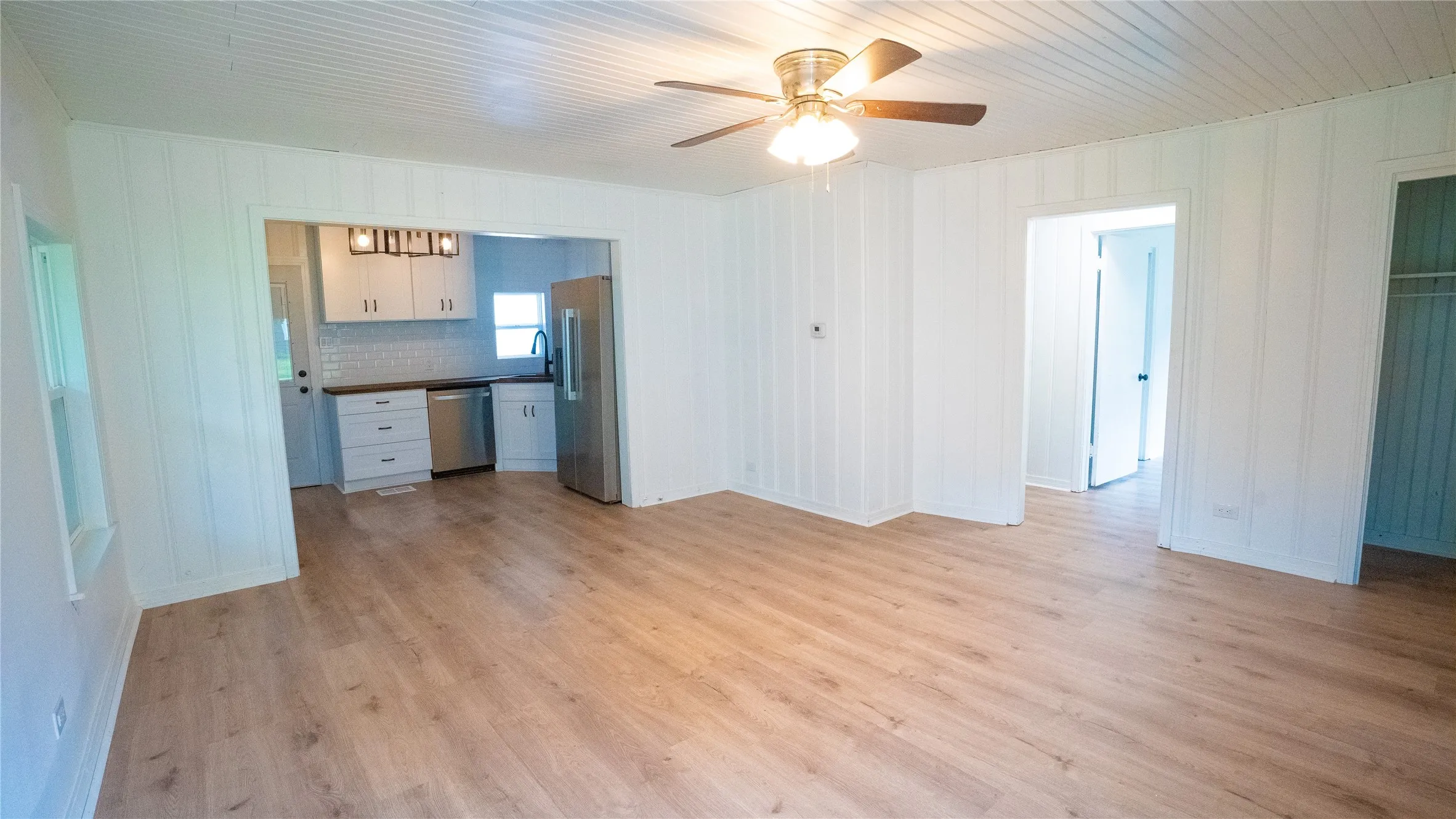 Duplex For Sale in Anderson County , 401 W Carolina Street, Palestine, Texas 75803, 3 Bedroom, 2 Bathroom, Garage spaces, 0 Sqft, built in 1951, mls#21311980, Real Estate Agent in Palestine, Homes For Sale in Anderson county, Homes For Sale in Palestine, Realtor in Palestine Texas, Real Estate Brokerage Independent Realty Texas, Luminita Cordes Realtor