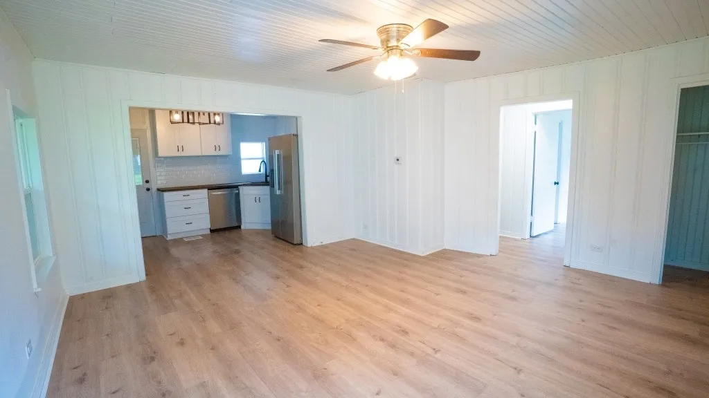 Duplex For Sale in Anderson County , 401 W Carolina Street, Palestine, Texas 75803, 3 Bedroom, 2 Bathroom, Garage spaces, 0 Sqft, built in 1951, mls#21311980, Real Estate Agent in Palestine, Homes For Sale in Anderson county, Homes For Sale in Palestine, Realtor in Palestine Texas, Real Estate Brokerage Independent Realty Texas, Luminita Cordes Realtor