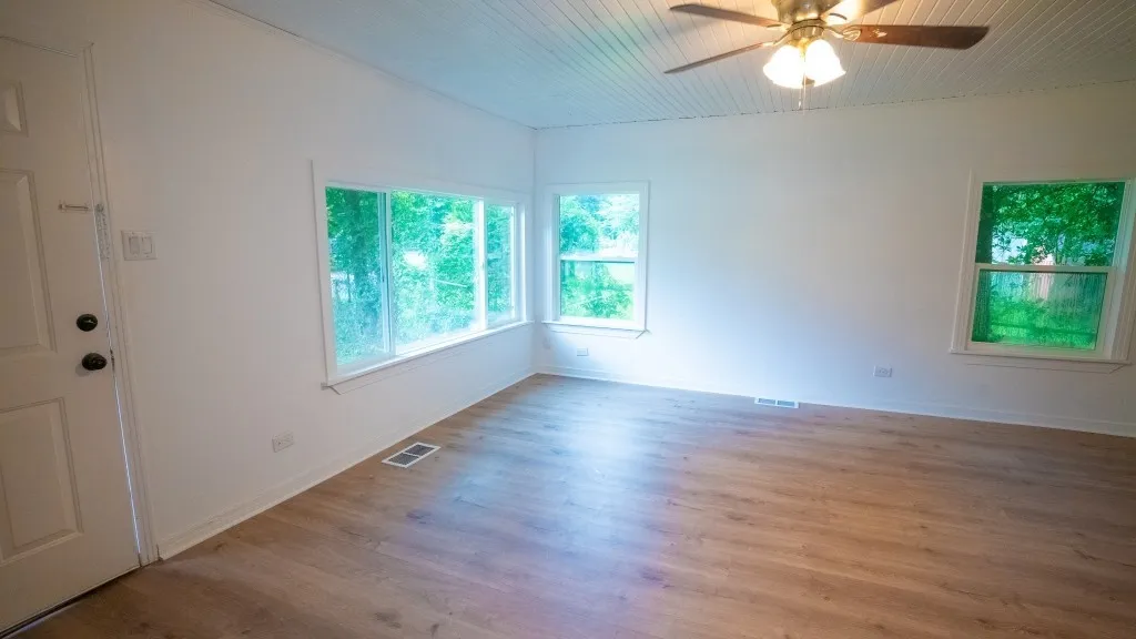 Duplex For Sale in Anderson County , 401 W Carolina Street, Palestine, Texas 75803, 3 Bedroom, 2 Bathroom, Garage spaces, 0 Sqft, built in 1951, mls#21311980, Real Estate Agent in Palestine, Homes For Sale in Anderson county, Homes For Sale in Palestine, Realtor in Palestine Texas, Real Estate Brokerage Independent Realty Texas, Luminita Cordes Realtor