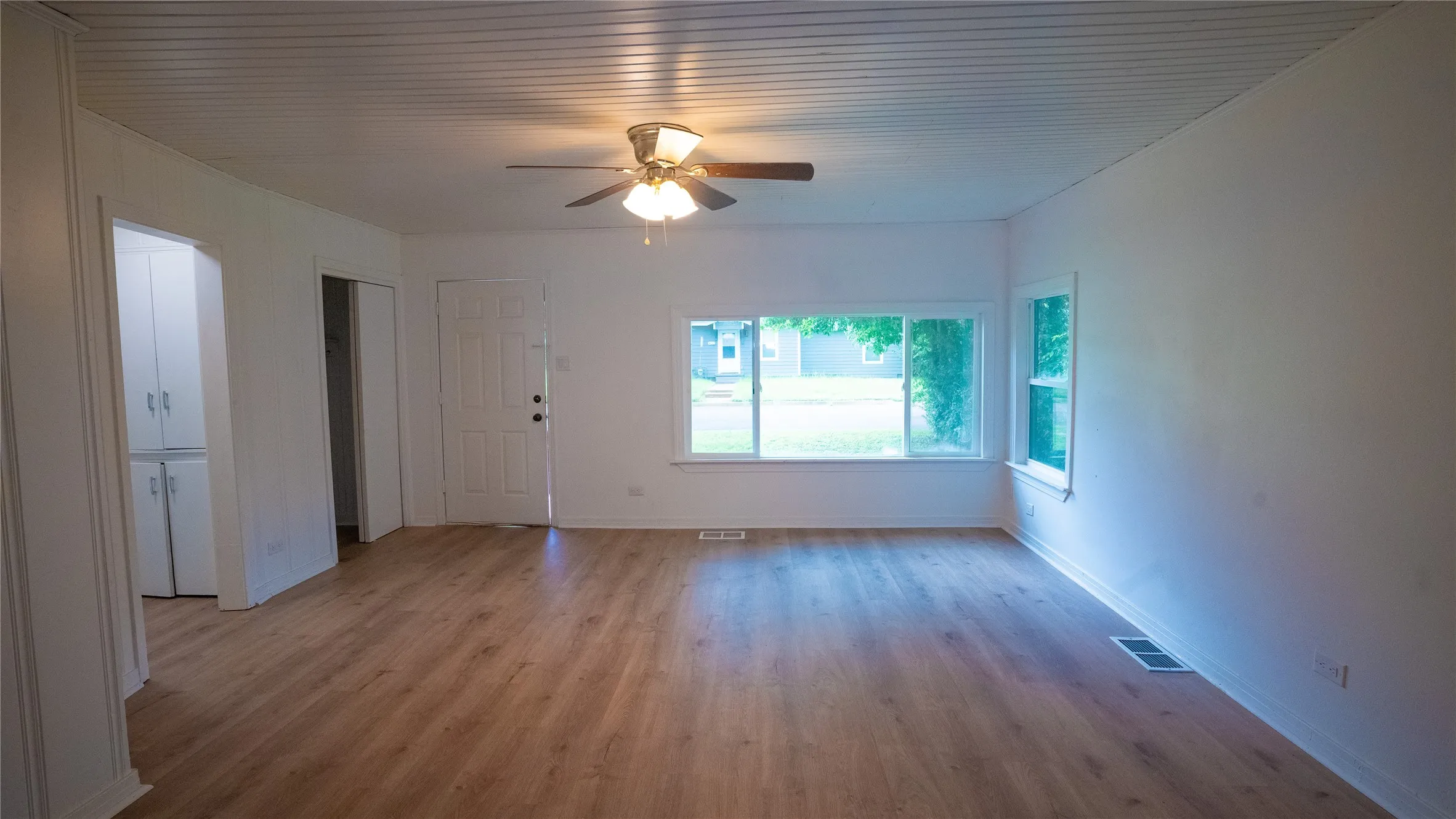 Duplex For Sale in Anderson County , 401 W Carolina Street, Palestine, Texas 75803, 3 Bedroom, 2 Bathroom, Garage spaces, 0 Sqft, built in 1951, mls#21311980, Real Estate Agent in Palestine, Homes For Sale in Anderson county, Homes For Sale in Palestine, Realtor in Palestine Texas, Real Estate Brokerage Independent Realty Texas, Luminita Cordes Realtor