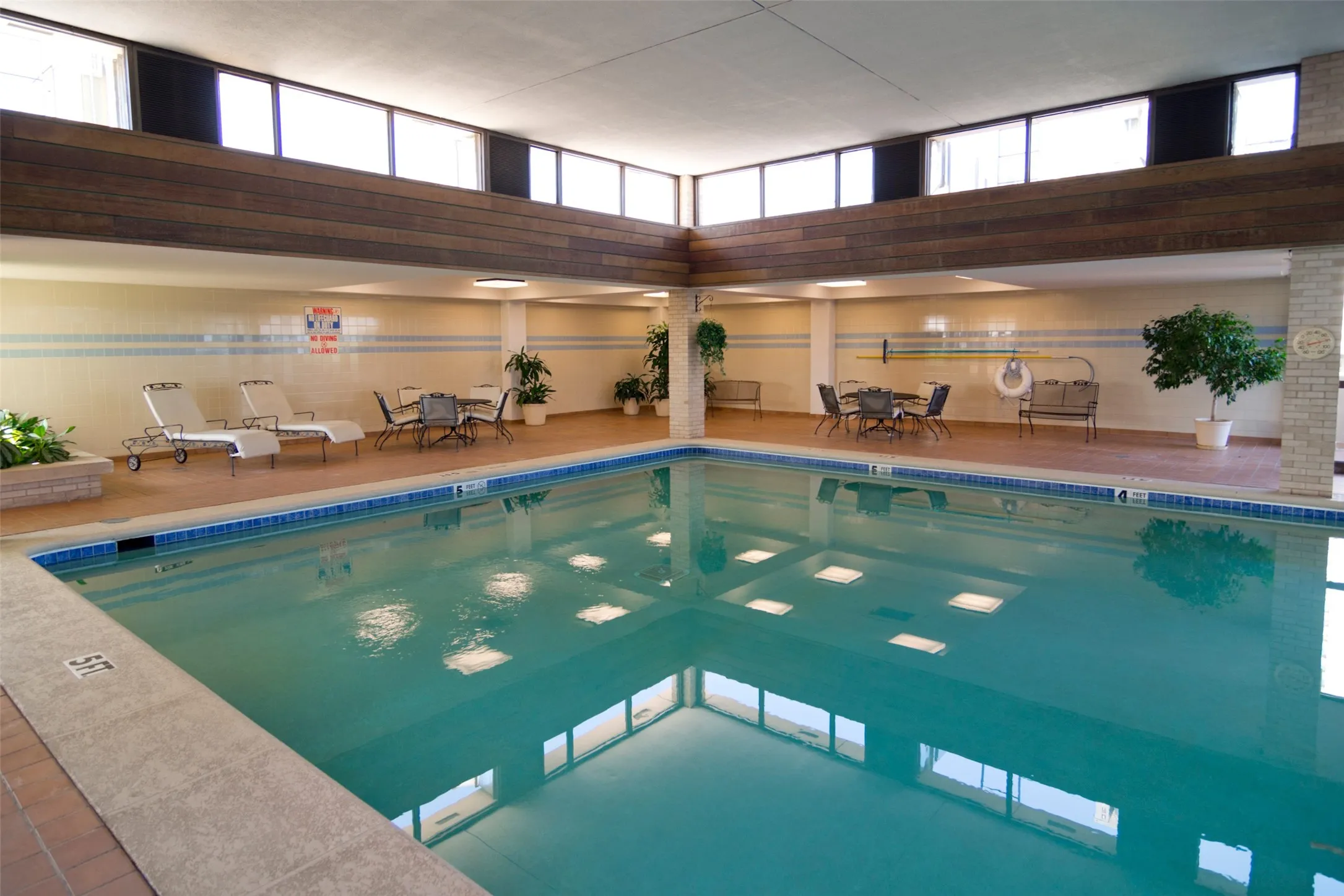 Condominium For Rent in Dallas County , 6335 W Northwest Highway 913, Dallas, Texas 75225, 2 Bedroom, 2 Bathroom, 2 Garage spaces, 1,543 Sqft, built in 1966, mls#21311147, Real Estate Agent in Dallas, Homes For Rent in Dallas county, Homes For Rent in Dallas, Realtor in Dallas Texas, Real Estate Brokerage Independent Realty Texas, Luminita Cordes Realtor