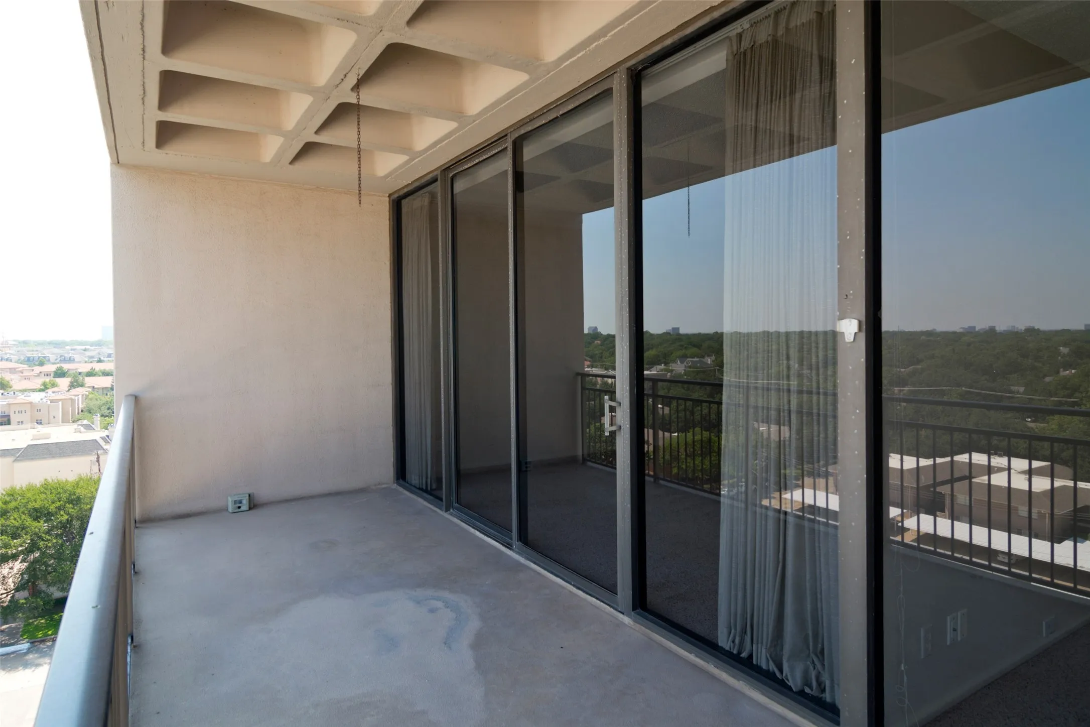 Condominium For Rent in Dallas County , 6335 W Northwest Highway 913, Dallas, Texas 75225, 2 Bedroom, 2 Bathroom, 2 Garage spaces, 1,543 Sqft, built in 1966, mls#21311147, Real Estate Agent in Dallas, Homes For Rent in Dallas county, Homes For Rent in Dallas, Realtor in Dallas Texas, Real Estate Brokerage Independent Realty Texas, Luminita Cordes Realtor