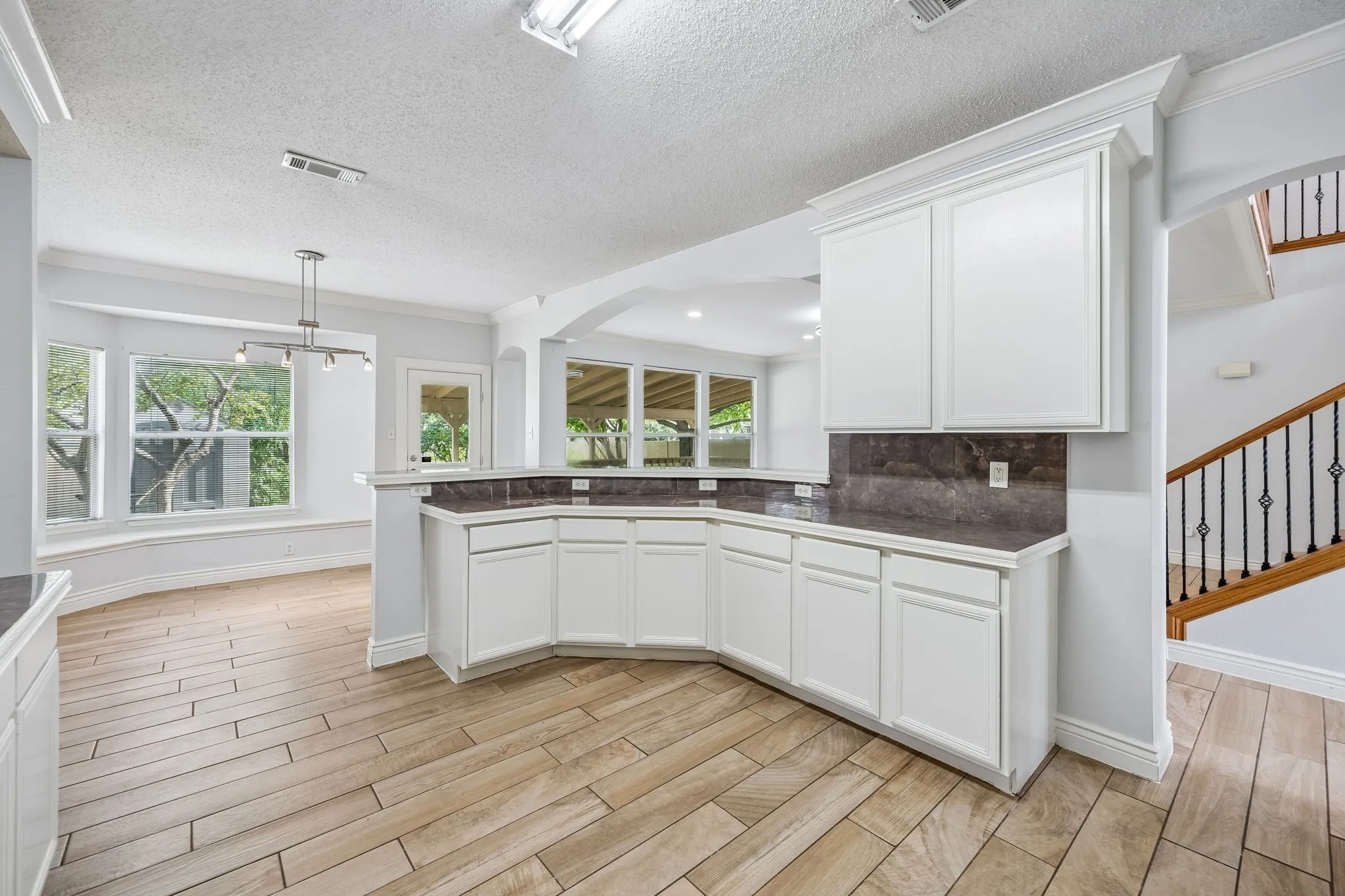 Single Family Residence For Sale in Tarrant County , 4512 Stone Mountain Drive, Fort Worth, Texas 76123, 5 Bedroom, 3 Bathroom, 2 Garage spaces, 3,145 Sqft, built in 2000, mls#21310607, Real Estate Agent in Fort Worth, Homes For Sale in Tarrant county, Homes For Sale in Fort Worth, Realtor in Fort Worth Texas, Real Estate Brokerage Independent Realty Texas, Luminita Cordes Realtor