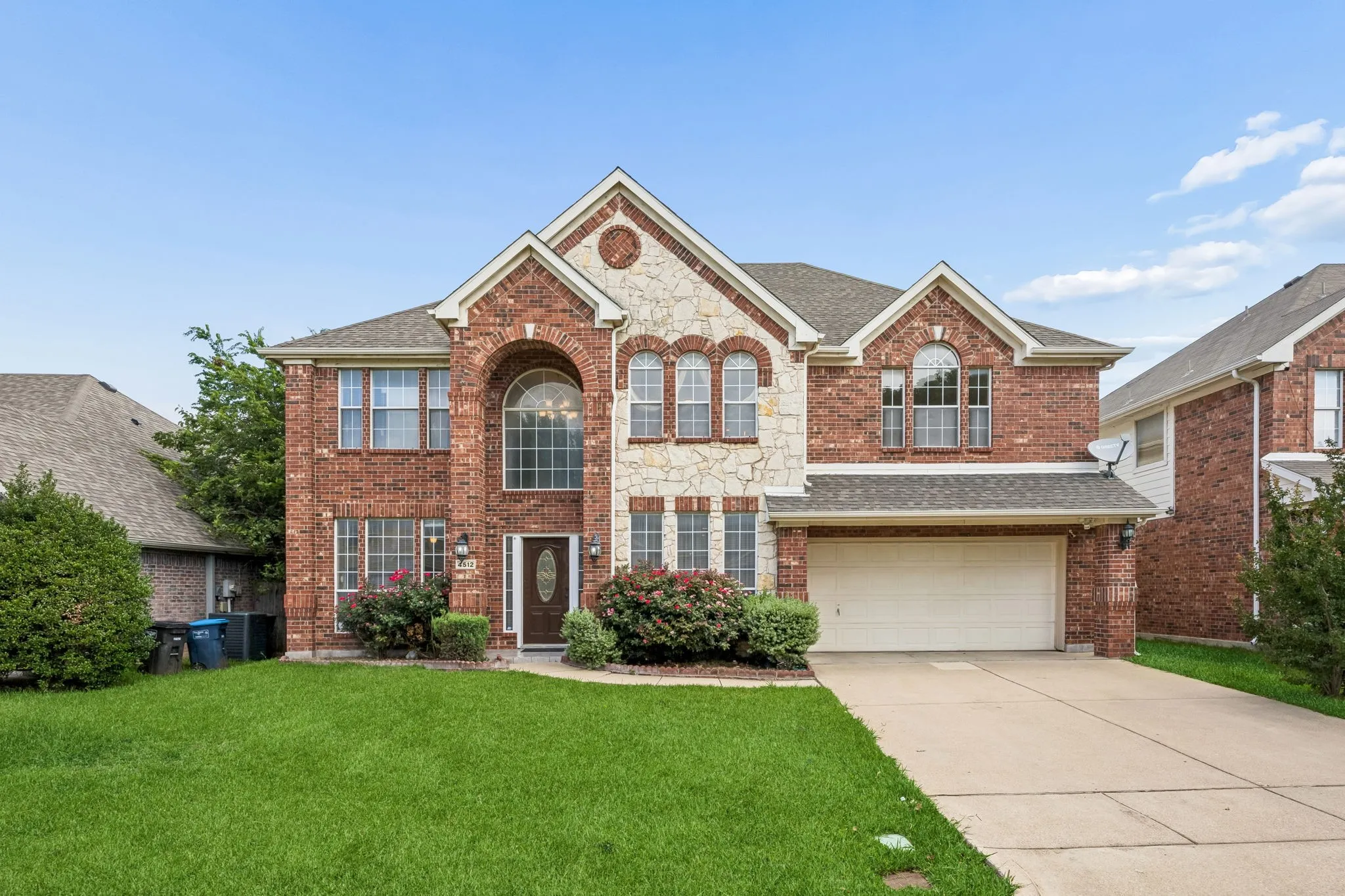 Single Family Residence For Sale in Tarrant County , 4512 Stone Mountain Drive, Fort Worth, Texas 76123, 5 Bedroom, 3 Bathroom, 2 Garage spaces, 3,145 Sqft, built in 2000, mls#21310607, Real Estate Agent in Fort Worth, Homes For Sale in Tarrant county, Homes For Sale in Fort Worth, Realtor in Fort Worth Texas, Real Estate Brokerage Independent Realty Texas, Luminita Cordes Realtor