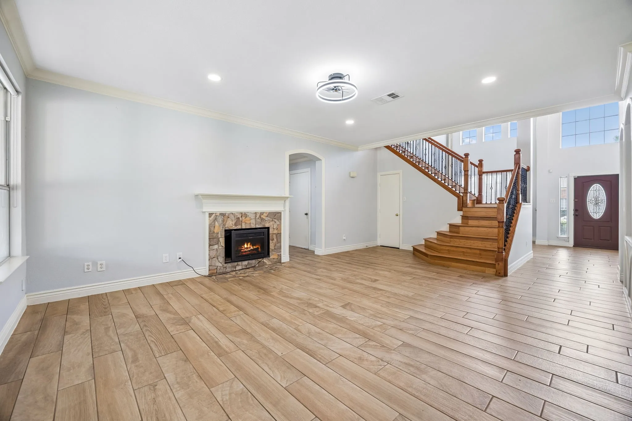 Single Family Residence For Sale in Tarrant County , 4512 Stone Mountain Drive, Fort Worth, Texas 76123, 5 Bedroom, 3 Bathroom, 2 Garage spaces, 3,145 Sqft, built in 2000, mls#21310607, Real Estate Agent in Fort Worth, Homes For Sale in Tarrant county, Homes For Sale in Fort Worth, Realtor in Fort Worth Texas, Real Estate Brokerage Independent Realty Texas, Luminita Cordes Realtor