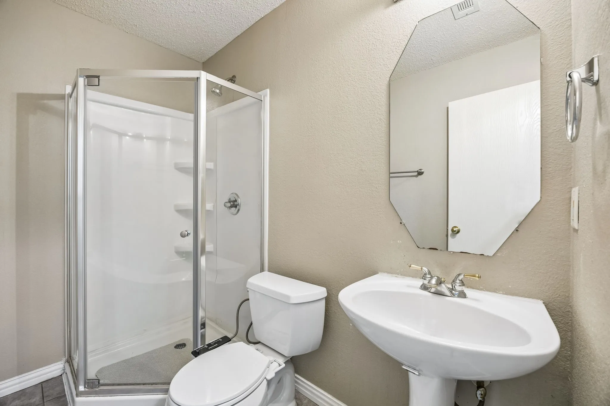 Single Family Residence For Sale in Tarrant County , 4512 Stone Mountain Drive, Fort Worth, Texas 76123, 5 Bedroom, 3 Bathroom, 2 Garage spaces, 3,145 Sqft, built in 2000, mls#21310607, Real Estate Agent in Fort Worth, Homes For Sale in Tarrant county, Homes For Sale in Fort Worth, Realtor in Fort Worth Texas, Real Estate Brokerage Independent Realty Texas, Luminita Cordes Realtor