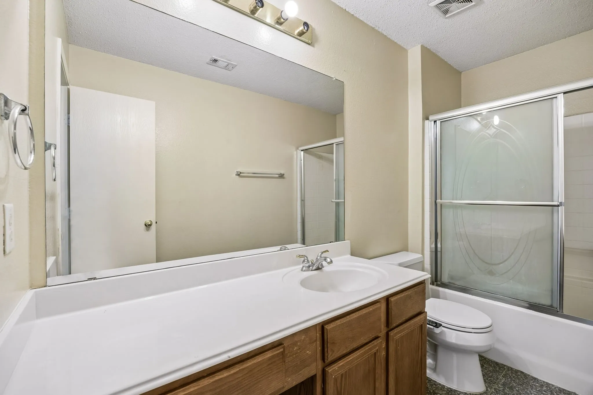 Single Family Residence For Sale in Tarrant County , 4512 Stone Mountain Drive, Fort Worth, Texas 76123, 5 Bedroom, 3 Bathroom, 2 Garage spaces, 3,145 Sqft, built in 2000, mls#21310607, Real Estate Agent in Fort Worth, Homes For Sale in Tarrant county, Homes For Sale in Fort Worth, Realtor in Fort Worth Texas, Real Estate Brokerage Independent Realty Texas, Luminita Cordes Realtor