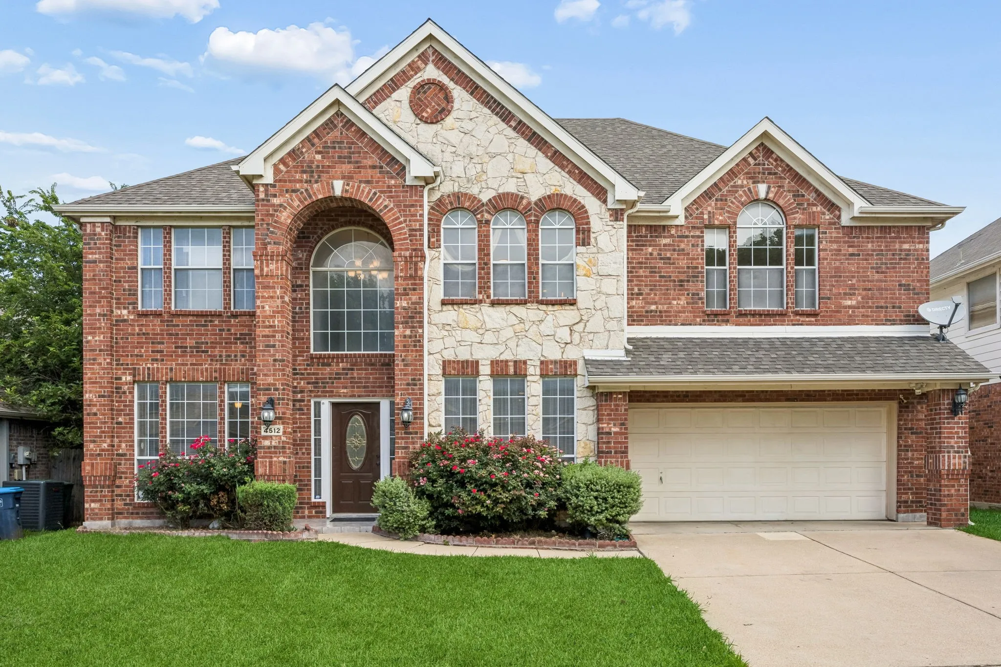 Single Family Residence For Sale in Tarrant County , 4512 Stone Mountain Drive, Fort Worth, Texas 76123, 5 Bedroom, 3 Bathroom, 2 Garage spaces, 3,145 Sqft, built in 2000, mls#21310607, Real Estate Agent in Fort Worth, Homes For Sale in Tarrant county, Homes For Sale in Fort Worth, Realtor in Fort Worth Texas, Real Estate Brokerage Independent Realty Texas, Luminita Cordes Realtor