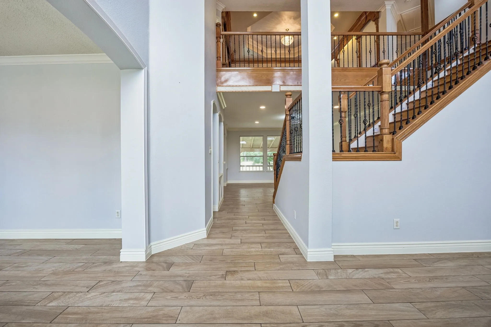 Single Family Residence For Sale in Tarrant County , 4512 Stone Mountain Drive, Fort Worth, Texas 76123, 5 Bedroom, 3 Bathroom, 2 Garage spaces, 3,145 Sqft, built in 2000, mls#21310607, Real Estate Agent in Fort Worth, Homes For Sale in Tarrant county, Homes For Sale in Fort Worth, Realtor in Fort Worth Texas, Real Estate Brokerage Independent Realty Texas, Luminita Cordes Realtor