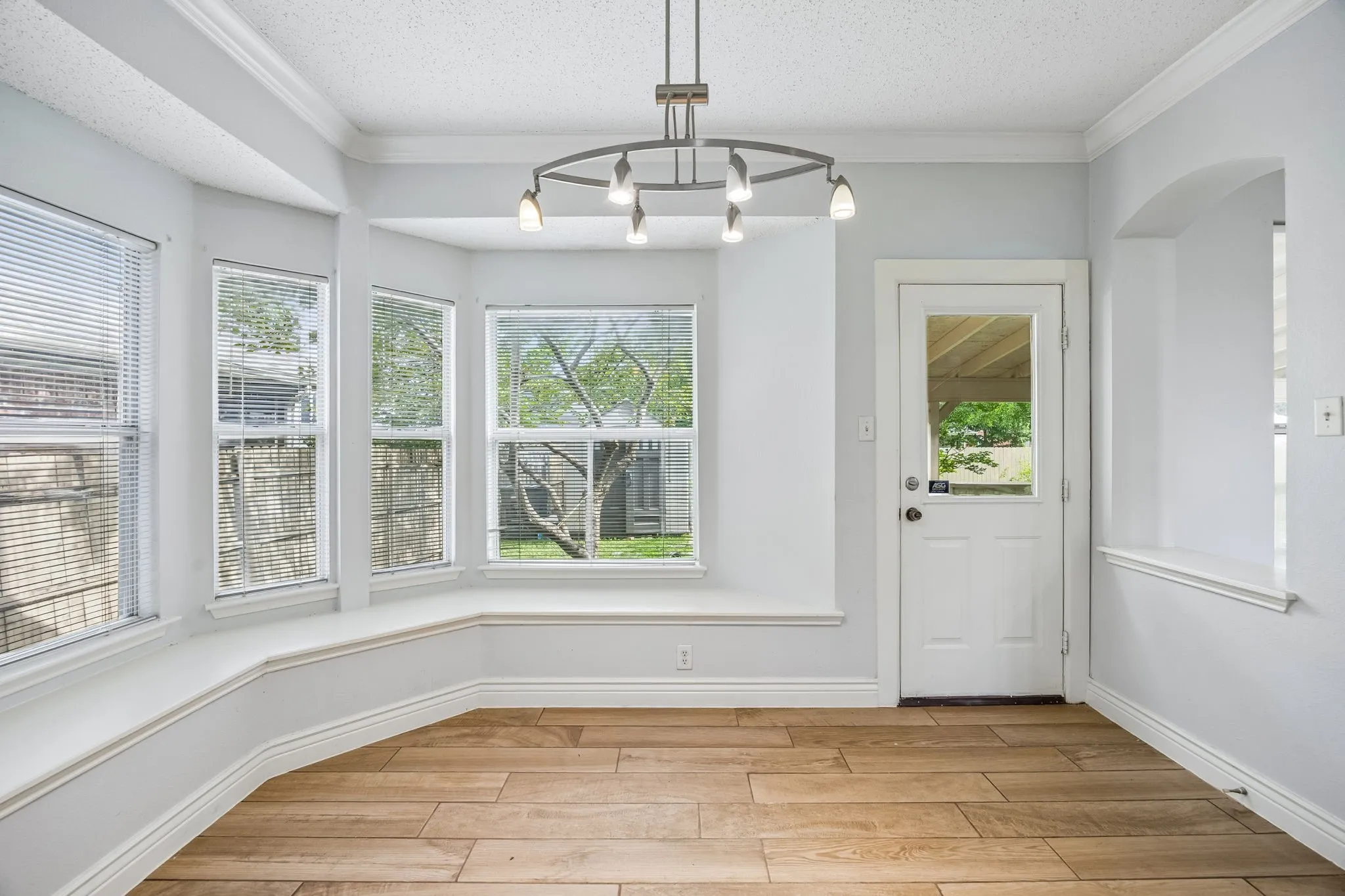 Single Family Residence For Sale in Tarrant County , 4512 Stone Mountain Drive, Fort Worth, Texas 76123, 5 Bedroom, 3 Bathroom, 2 Garage spaces, 3,145 Sqft, built in 2000, mls#21310607, Real Estate Agent in Fort Worth, Homes For Sale in Tarrant county, Homes For Sale in Fort Worth, Realtor in Fort Worth Texas, Real Estate Brokerage Independent Realty Texas, Luminita Cordes Realtor