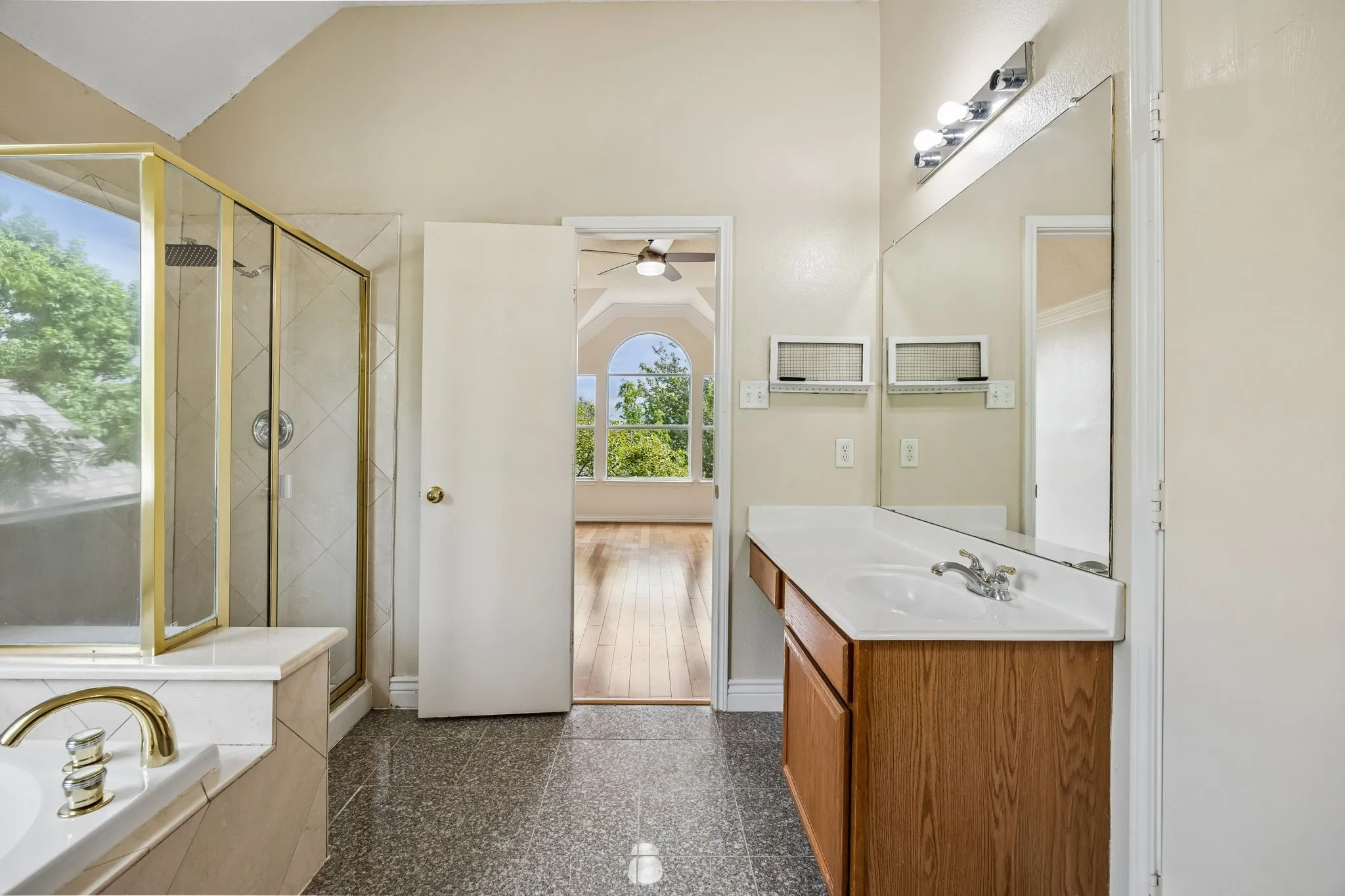 Single Family Residence For Sale in Tarrant County , 4512 Stone Mountain Drive, Fort Worth, Texas 76123, 5 Bedroom, 3 Bathroom, 2 Garage spaces, 3,145 Sqft, built in 2000, mls#21310607, Real Estate Agent in Fort Worth, Homes For Sale in Tarrant county, Homes For Sale in Fort Worth, Realtor in Fort Worth Texas, Real Estate Brokerage Independent Realty Texas, Luminita Cordes Realtor