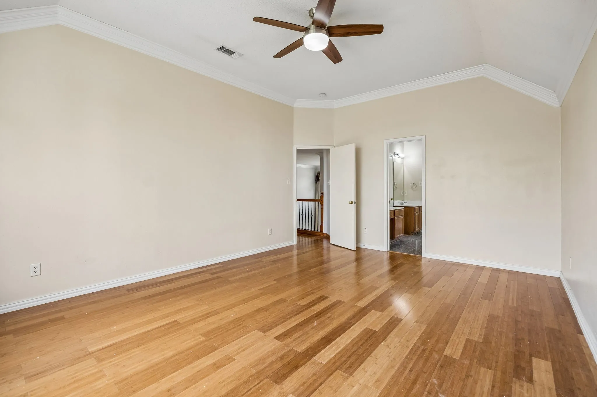 Single Family Residence For Sale in Tarrant County , 4512 Stone Mountain Drive, Fort Worth, Texas 76123, 5 Bedroom, 3 Bathroom, 2 Garage spaces, 3,145 Sqft, built in 2000, mls#21310607, Real Estate Agent in Fort Worth, Homes For Sale in Tarrant county, Homes For Sale in Fort Worth, Realtor in Fort Worth Texas, Real Estate Brokerage Independent Realty Texas, Luminita Cordes Realtor