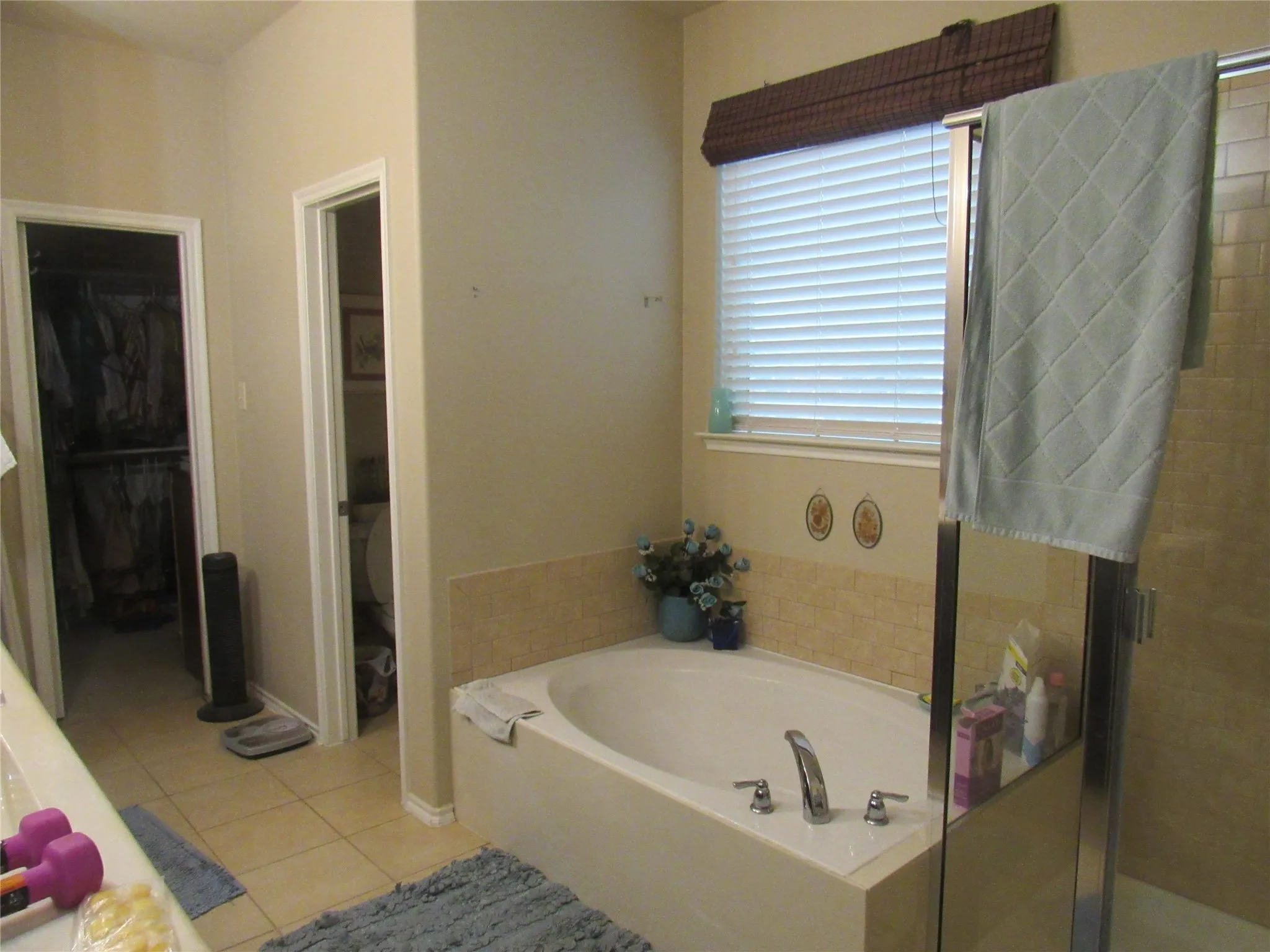 Single Family Residence For Sale in Grayson County , 1513 San Carlos Drive, Van Alstyne, Texas 75495, 4 Bedrooms, 3 Bathrooms, 2 Garage spaces, 2,490 Sqft, built in 2013, Price $415,000, mls#21311360, Real Estate Agent in Van Alstyne, Homes For Sale in Grayson county, Homes For Sale in Van Alstyne, Realtor in Van Alstyne Texas, Real Estate Brokerage Independent Realty Texas, Luminita Cordes Realtor