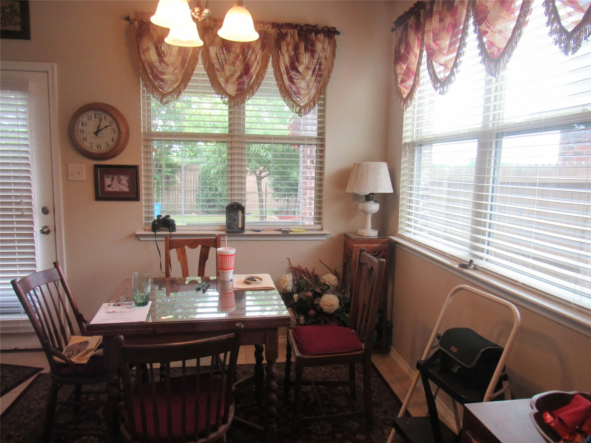 Single Family Residence For Sale in Grayson County , 1513 San Carlos Drive, Van Alstyne, Texas 75495, 4 Bedrooms, 3 Bathrooms, 2 Garage spaces, 2,490 Sqft, built in 2013, Price $415,000, mls#21311360, Real Estate Agent in Van Alstyne, Homes For Sale in Grayson county, Homes For Sale in Van Alstyne, Realtor in Van Alstyne Texas, Real Estate Brokerage Independent Realty Texas, Luminita Cordes Realtor