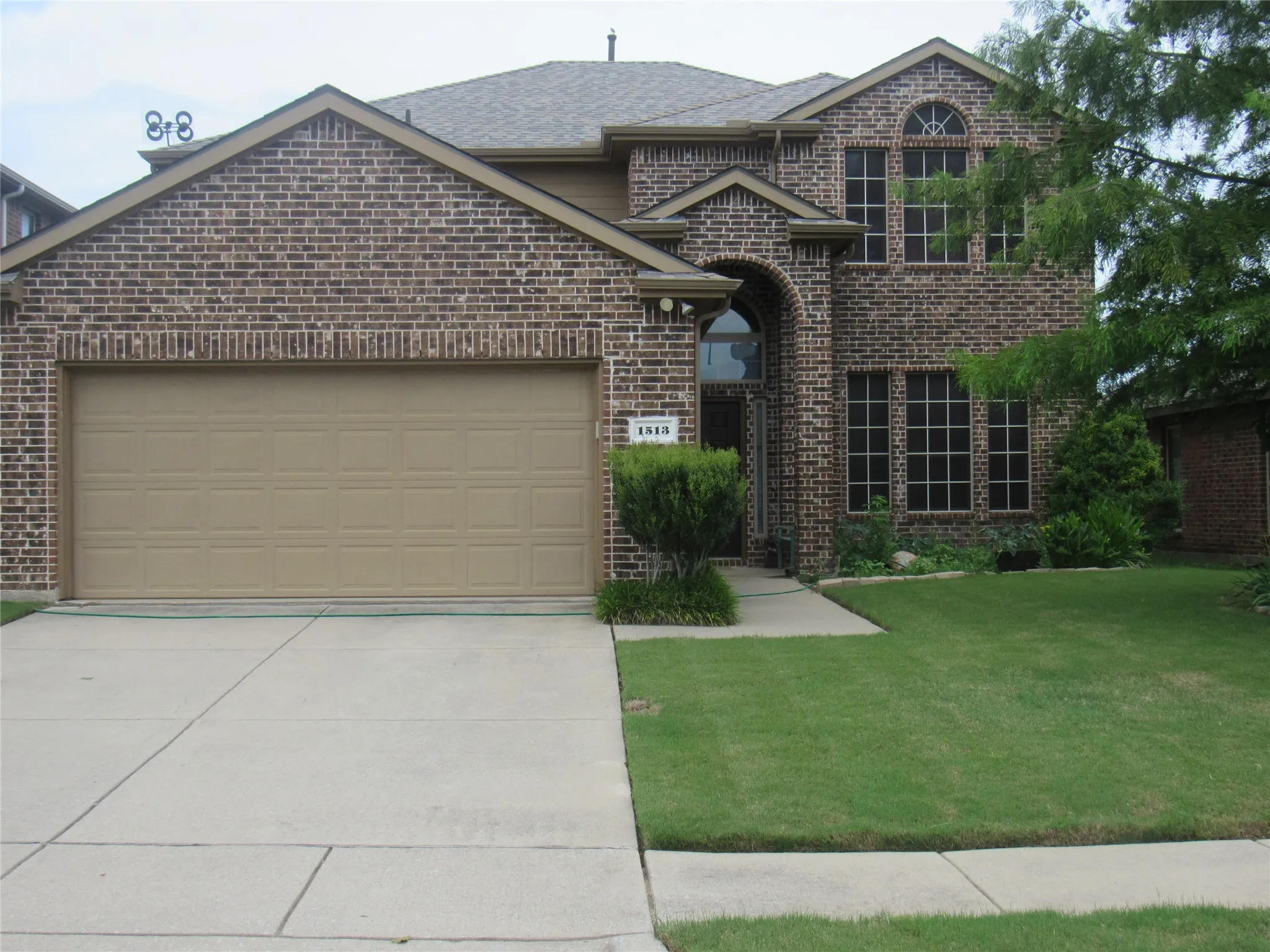 Single Family Residence For Sale in Grayson County , 1513 San Carlos Drive, Van Alstyne, Texas 75495, 4 Bedrooms, 3 Bathrooms, 2 Garage spaces, 2,490 Sqft, built in 2013, Price $415,000, mls#21311360, Real Estate Agent in Van Alstyne, Homes For Sale in Grayson county, Homes For Sale in Van Alstyne, Realtor in Van Alstyne Texas, Real Estate Brokerage Independent Realty Texas, Luminita Cordes Realtor