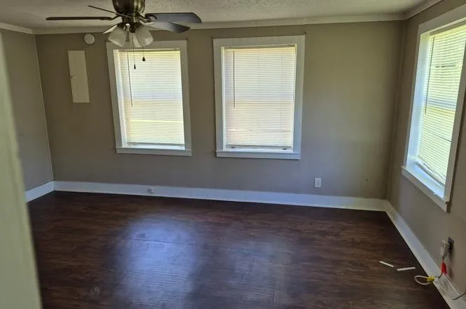 Single Family Residence For Sale in Cherokee County , 511 Myrtle Drive, Jacksonville, Texas 75766, 2 Bedroom, 1 Bathroom, Garage spaces, 1,256 Sqft, built in 1940, mls#21311786, Real Estate Agent in Jacksonville, Homes For Sale in Cherokee county, Homes For Sale in Jacksonville, Realtor in Jacksonville Texas, Real Estate Brokerage Independent Realty Texas, Luminita Cordes Realtor