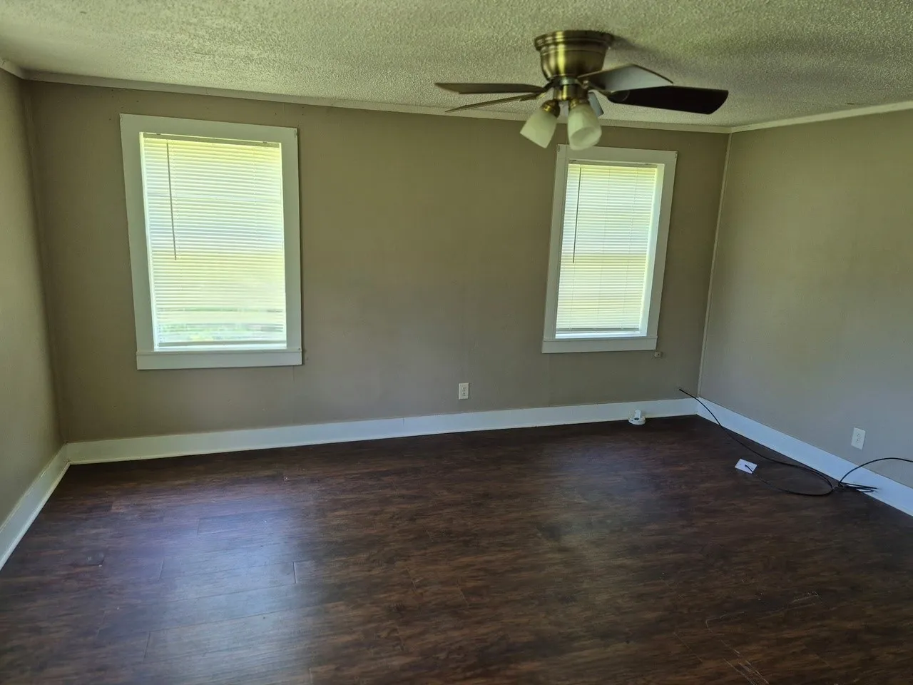 Single Family Residence For Sale in Cherokee County , 511 Myrtle Drive, Jacksonville, Texas 75766, 2 Bedroom, 1 Bathroom, Garage spaces, 1,256 Sqft, built in 1940, mls#21311786, Real Estate Agent in Jacksonville, Homes For Sale in Cherokee county, Homes For Sale in Jacksonville, Realtor in Jacksonville Texas, Real Estate Brokerage Independent Realty Texas, Luminita Cordes Realtor
