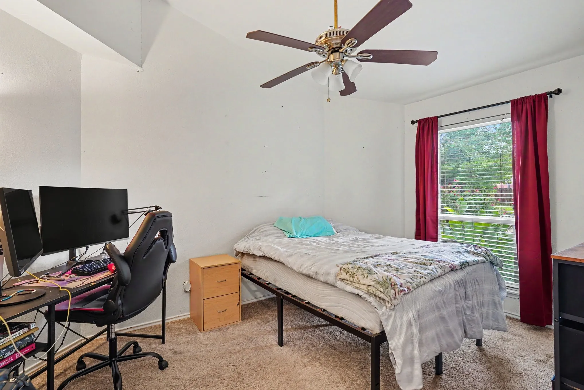 Single Family Residence For Sale in Tarrant County , 7949 Waterside Trail, Fort Worth, Texas 76137, 3 Bedroom, 2 Bathroom, 2 Garage spaces, 1,486 Sqft, built in 1987, mls#21312099, Real Estate Agent in Fort Worth, Homes For Sale in Tarrant county, Homes For Sale in Fort Worth, Realtor in Fort Worth Texas, Real Estate Brokerage Independent Realty Texas, Luminita Cordes Realtor