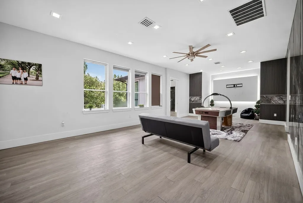 Single Family Residence For Sale in Dallas County , 234 City View Court, Cedar Hill, Texas 75104, 7 Bedroom, 8 Bathroom, 5 Garage spaces, 5,834 Sqft, built in 2021, mls#21311419, Real Estate Agent in Cedar Hill, Homes For Sale in Dallas county, Homes For Sale in Cedar Hill, Realtor in Cedar Hill Texas, Real Estate Brokerage Independent Realty Texas, Luminita Cordes Realtor