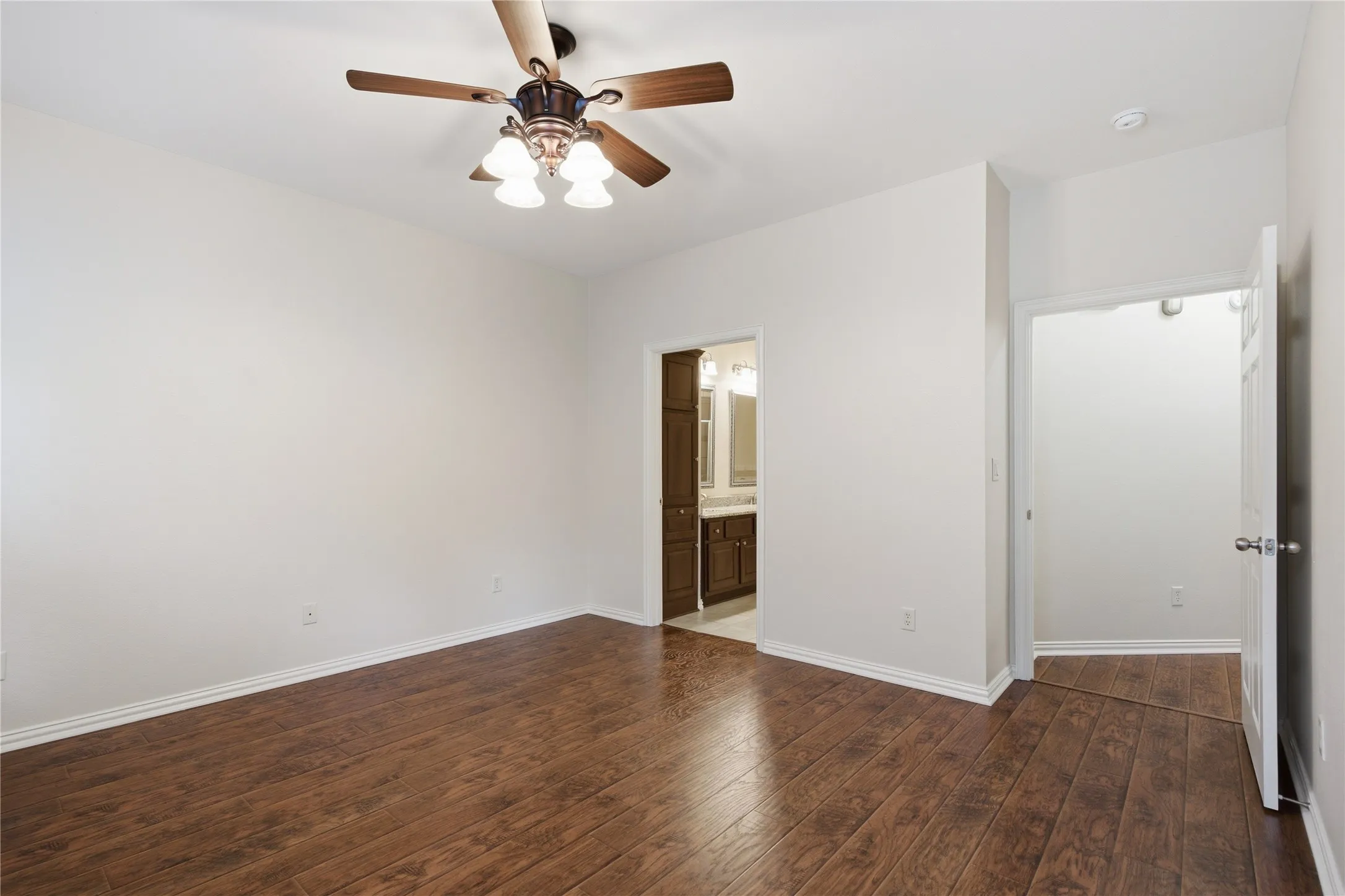 Townhouse For Sale in Wise County , 287 Emma Call Court, Decatur, Texas 76234, 3 Bedroom, 3 Bathroom, 2 Garage spaces, 1,816 Sqft, built in 2007, mls#21312087, Real Estate Agent in Decatur, Homes For Sale in Wise county, Homes For Sale in Decatur, Realtor in Decatur Texas, Real Estate Brokerage Independent Realty Texas, Luminita Cordes Realtor