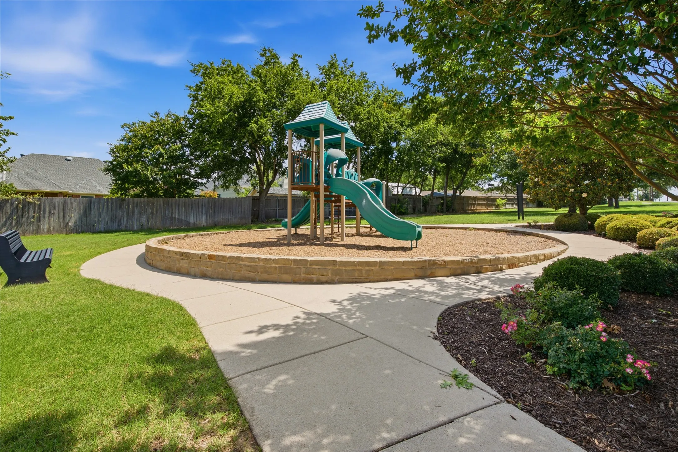 Townhouse For Sale in Wise County , 287 Emma Call Court, Decatur, Texas 76234, 3 Bedroom, 3 Bathroom, 2 Garage spaces, 1,816 Sqft, built in 2007, mls#21312087, Real Estate Agent in Decatur, Homes For Sale in Wise county, Homes For Sale in Decatur, Realtor in Decatur Texas, Real Estate Brokerage Independent Realty Texas, Luminita Cordes Realtor