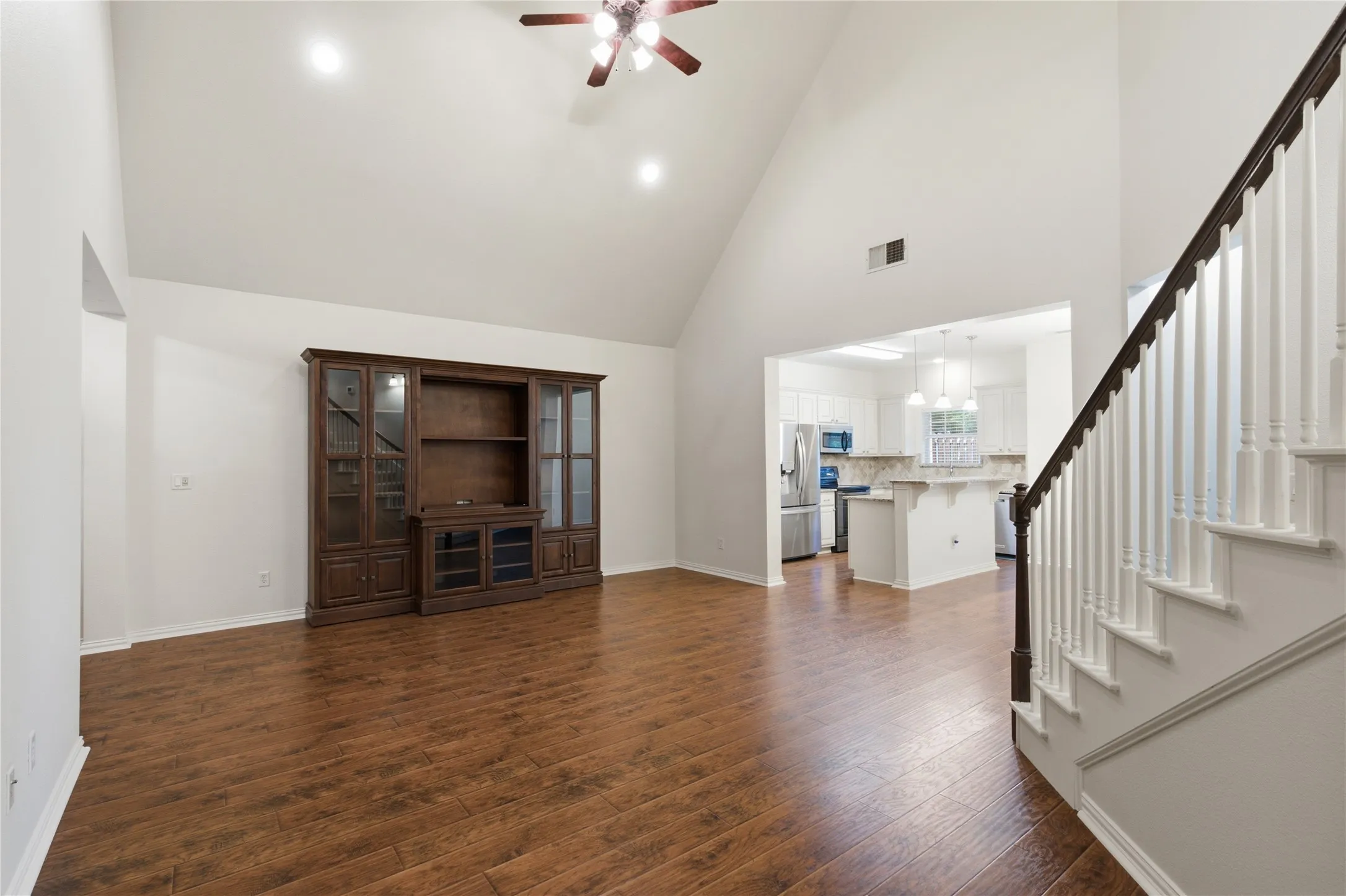 Townhouse For Sale in Wise County , 287 Emma Call Court, Decatur, Texas 76234, 3 Bedroom, 3 Bathroom, 2 Garage spaces, 1,816 Sqft, built in 2007, mls#21312087, Real Estate Agent in Decatur, Homes For Sale in Wise county, Homes For Sale in Decatur, Realtor in Decatur Texas, Real Estate Brokerage Independent Realty Texas, Luminita Cordes Realtor