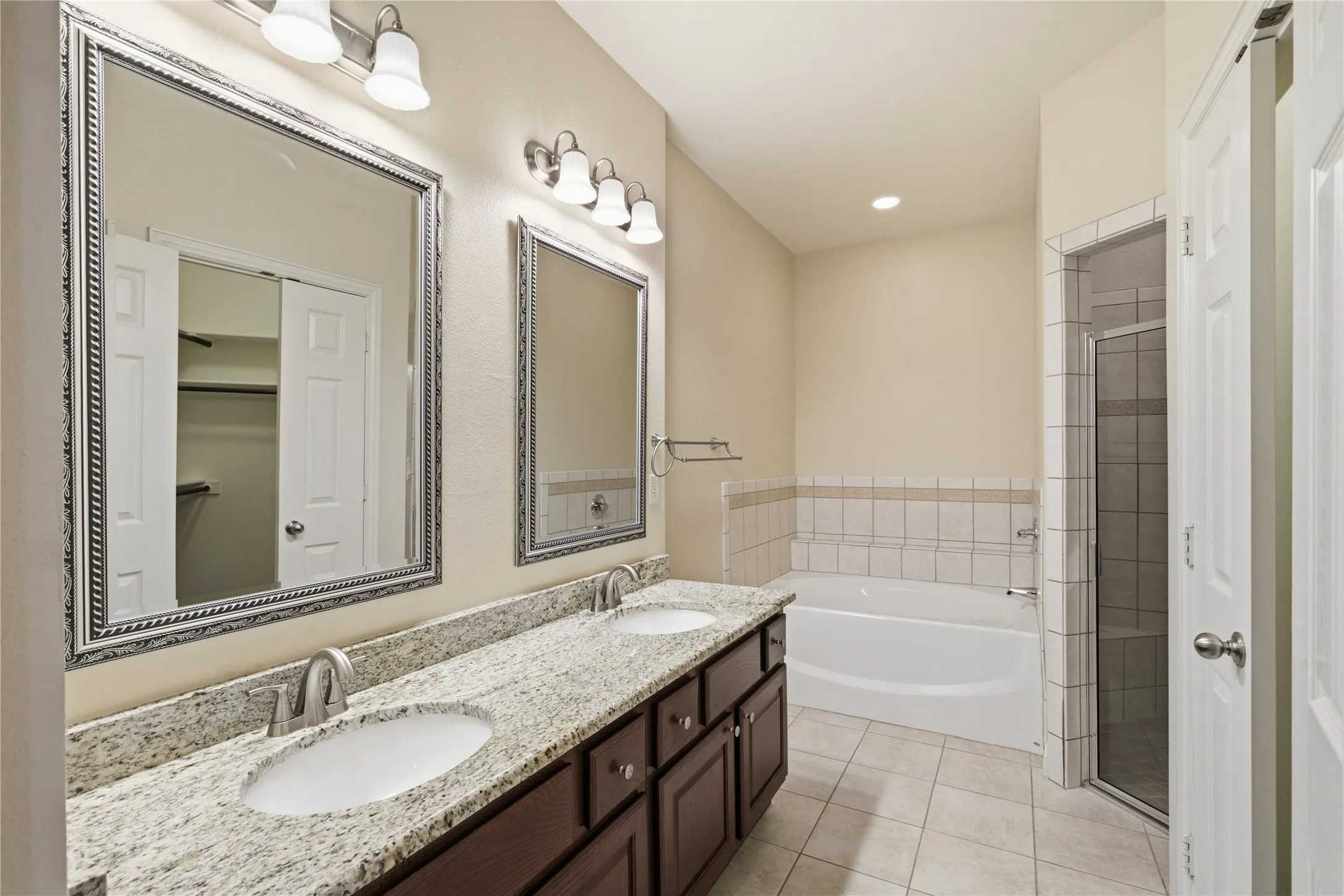 Townhouse For Sale in Wise County , 287 Emma Call Court, Decatur, Texas 76234, 3 Bedroom, 3 Bathroom, 2 Garage spaces, 1,816 Sqft, built in 2007, mls#21312087, Real Estate Agent in Decatur, Homes For Sale in Wise county, Homes For Sale in Decatur, Realtor in Decatur Texas, Real Estate Brokerage Independent Realty Texas, Luminita Cordes Realtor