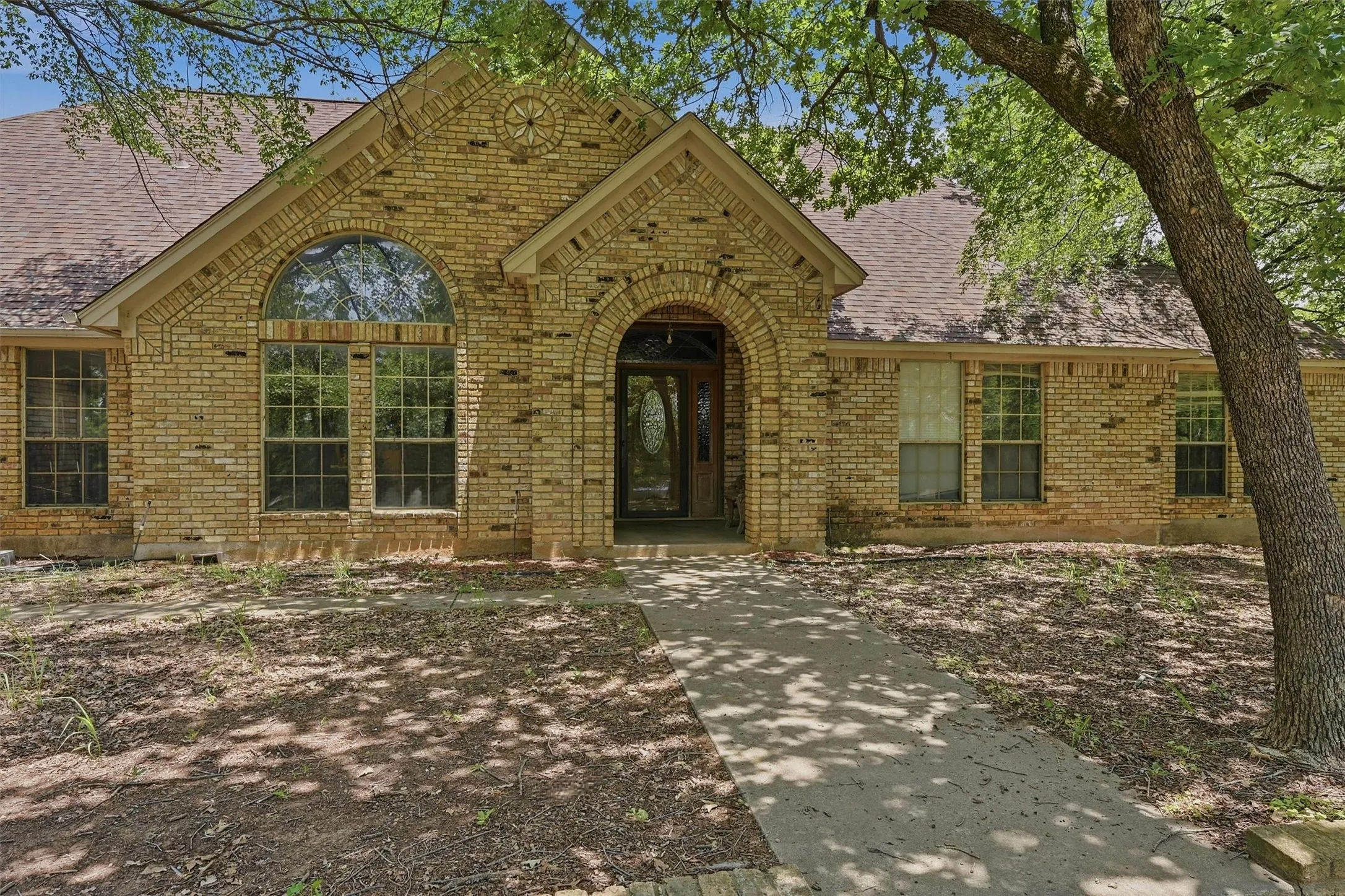 Farm For Sale in Cooke County , 7154 E Fm 922, Valley View, Texas 76272, 3 Bedrooms, 3 Bathrooms, Garage spaces, 3,165 Sqft, built in 1988, Price $2,500,000, mls#21302346, Real Estate Agent in Valley View, Homes For Sale in Cooke county, Homes For Sale in Valley View, Realtor in Valley View Texas, Real Estate Brokerage Independent Realty Texas, Luminita Cordes Realtor