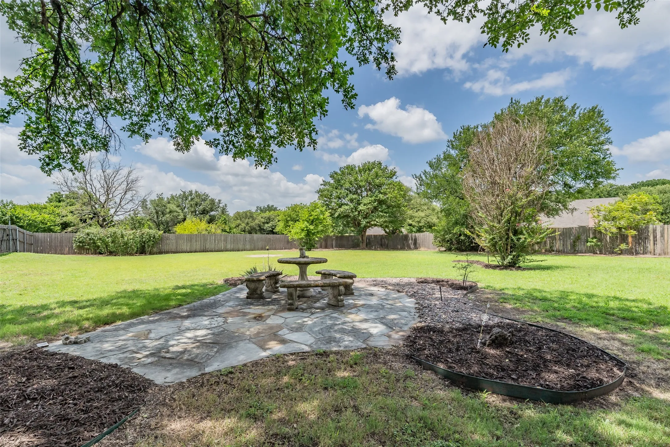 Single Family Residence For Sale in Parker County , 1304 Greenview Drive, Aledo, Texas 76008, 4 Bedroom, 4 Bathroom, 3 Garage spaces, 3,205 Sqft, built in 1995, mls#21311209, Real Estate Agent in Aledo, Homes For Sale in Parker county, Homes For Sale in Aledo, Realtor in Aledo Texas, Real Estate Brokerage Independent Realty Texas, Luminita Cordes Realtor
