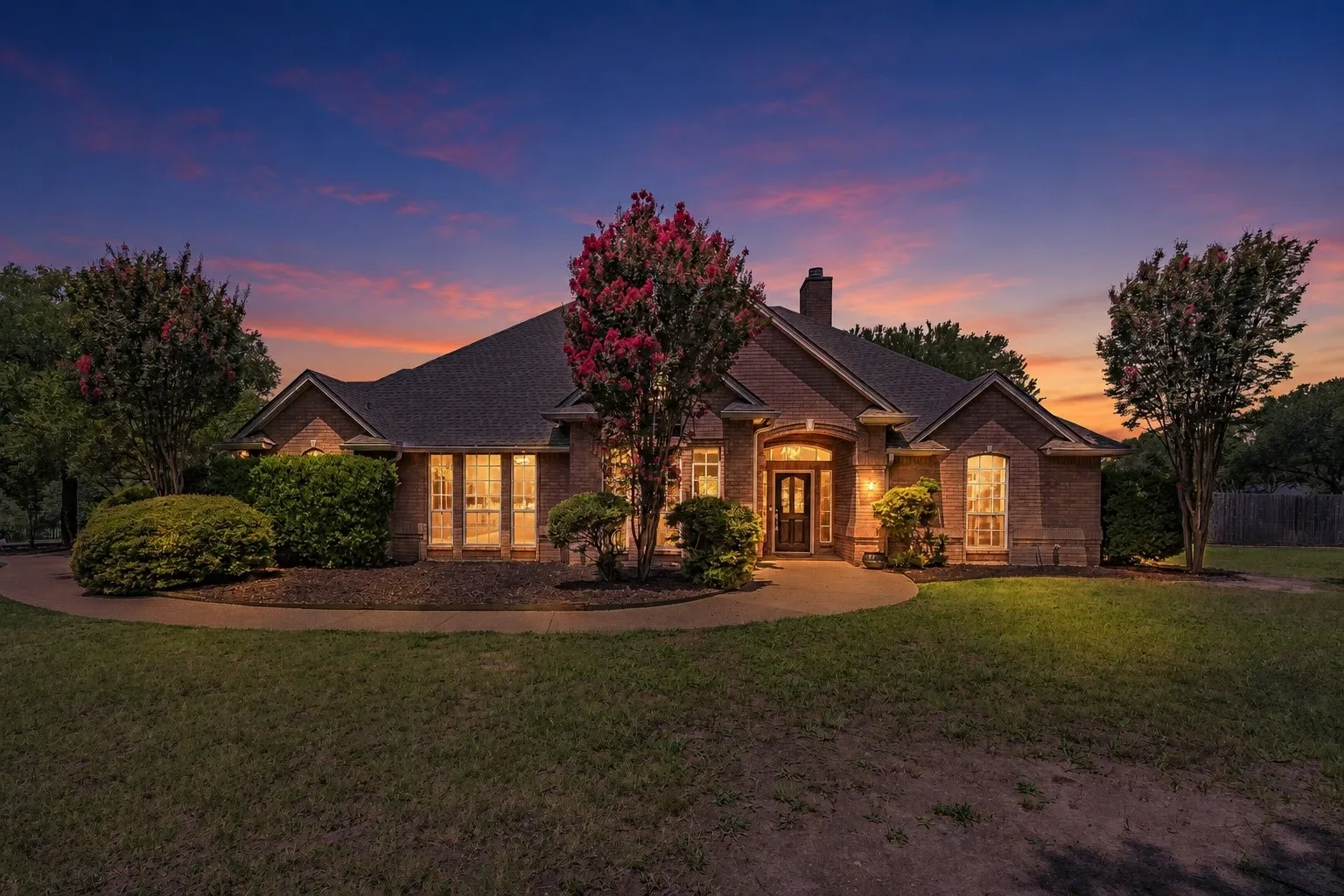 Single Family Residence For Sale in Parker County , 1304 Greenview Drive, Aledo, Texas 76008, 4 Bedroom, 4 Bathroom, 3 Garage spaces, 3,205 Sqft, built in 1995, mls#21311209, Real Estate Agent in Aledo, Homes For Sale in Parker county, Homes For Sale in Aledo, Realtor in Aledo Texas, Real Estate Brokerage Independent Realty Texas, Luminita Cordes Realtor