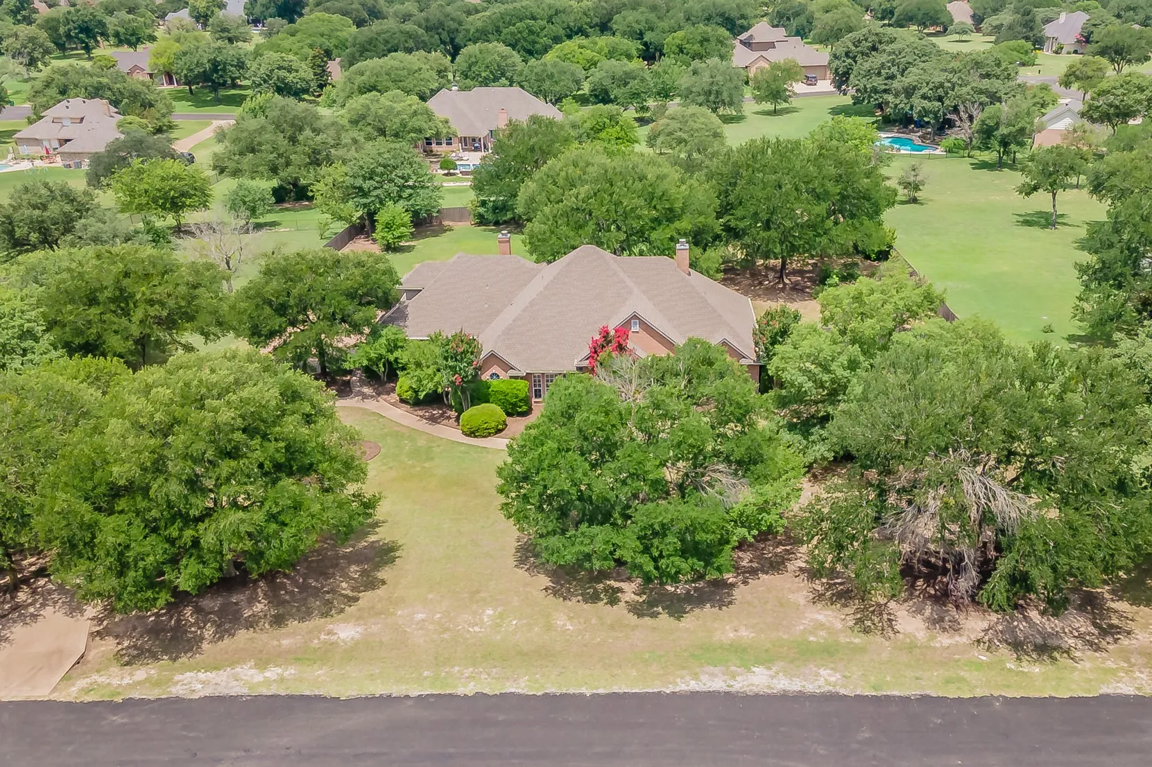 Single Family Residence For Sale in Parker County , 1304 Greenview Drive, Aledo, Texas 76008, 4 Bedroom, 4 Bathroom, 3 Garage spaces, 3,205 Sqft, built in 1995, mls#21311209, Real Estate Agent in Aledo, Homes For Sale in Parker county, Homes For Sale in Aledo, Realtor in Aledo Texas, Real Estate Brokerage Independent Realty Texas, Luminita Cordes Realtor