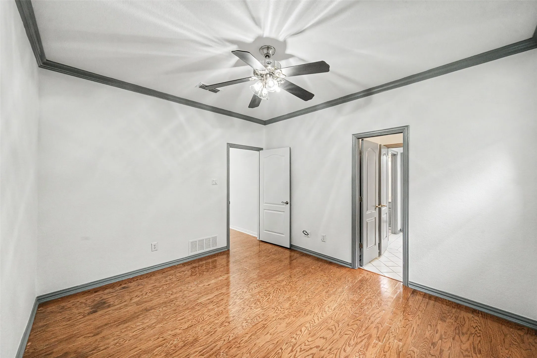 Single Family Residence For Sale in Parker County , 1304 Greenview Drive, Aledo, Texas 76008, 4 Bedroom, 4 Bathroom, 3 Garage spaces, 3,205 Sqft, built in 1995, mls#21311209, Real Estate Agent in Aledo, Homes For Sale in Parker county, Homes For Sale in Aledo, Realtor in Aledo Texas, Real Estate Brokerage Independent Realty Texas, Luminita Cordes Realtor